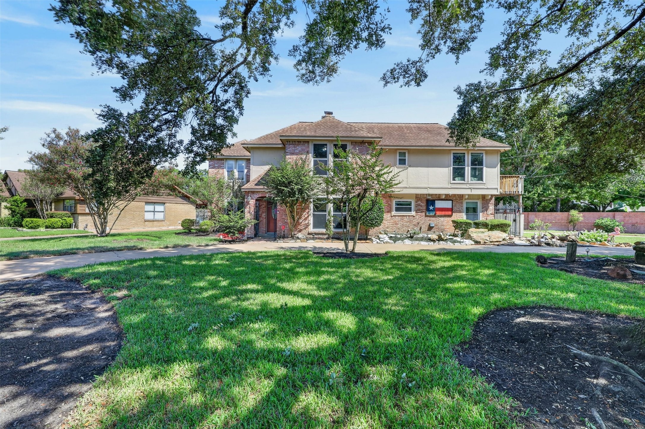 7214 Creek Crest Drive