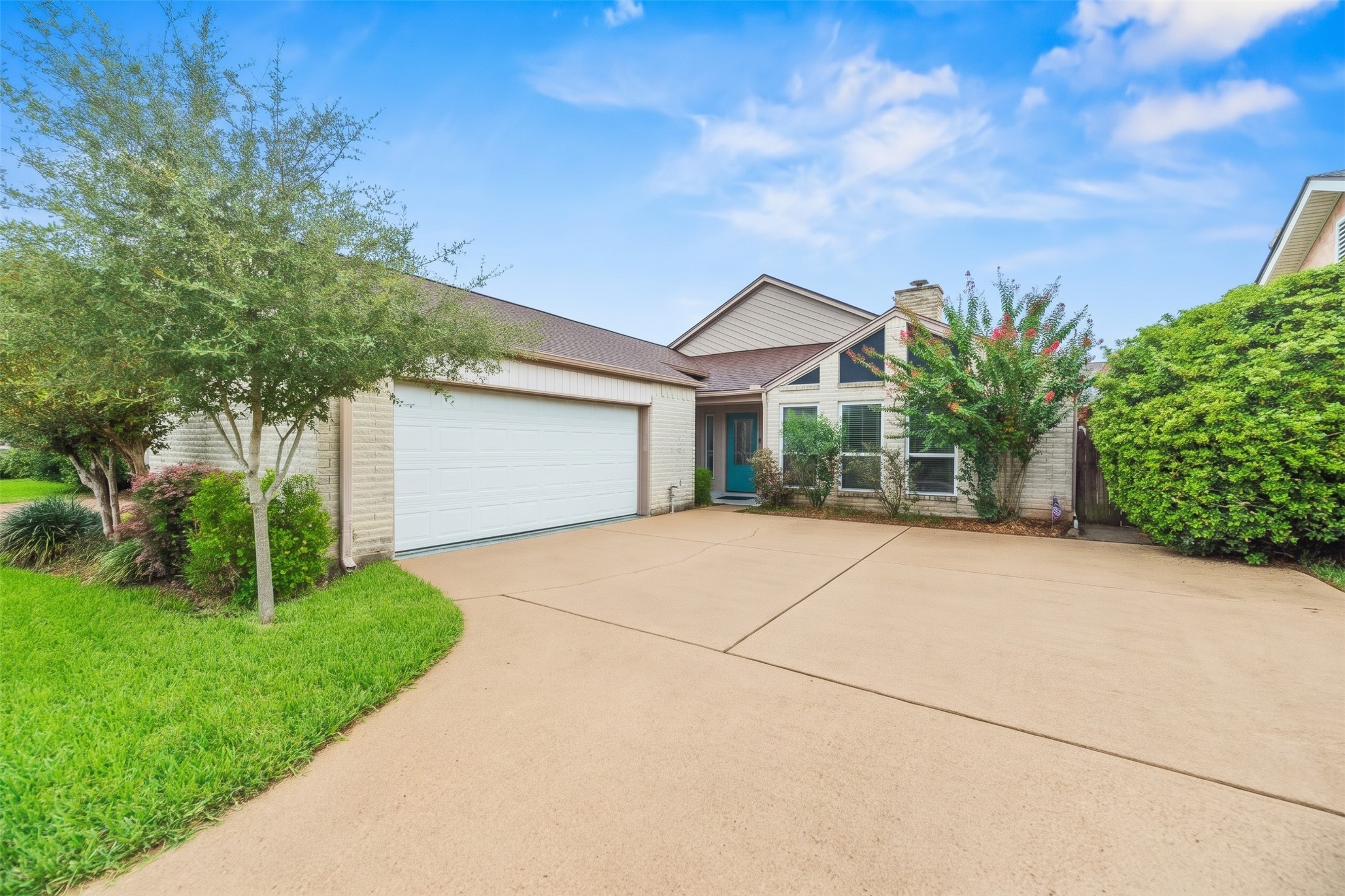 Listing photo 1