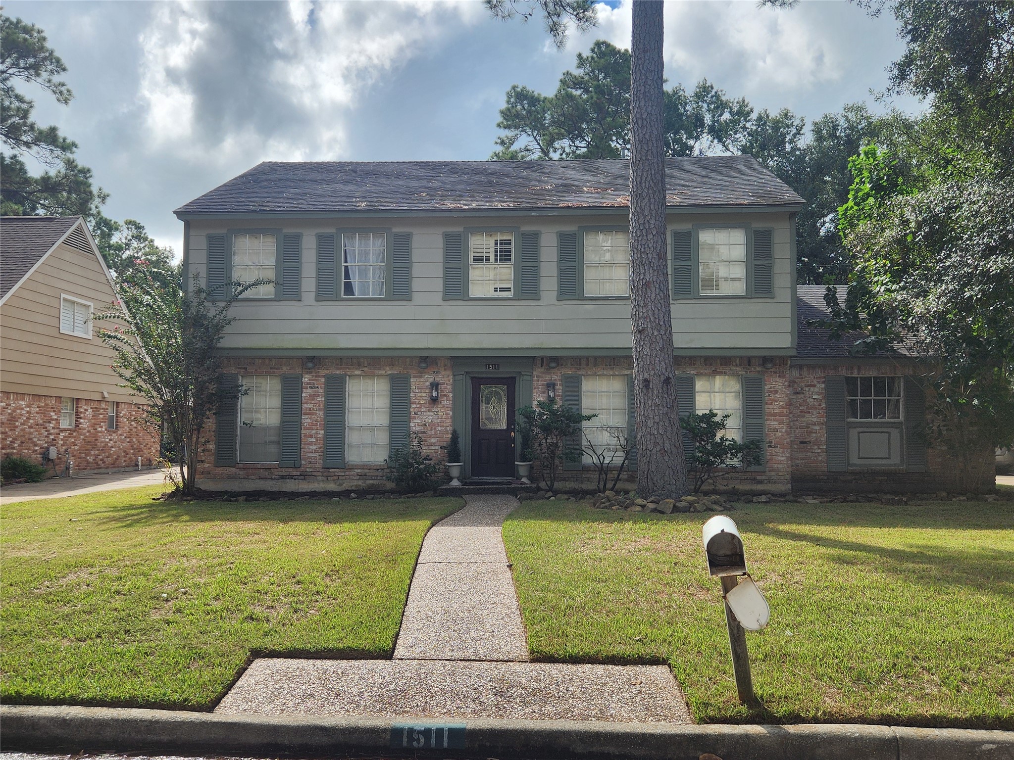 Listing photo 2