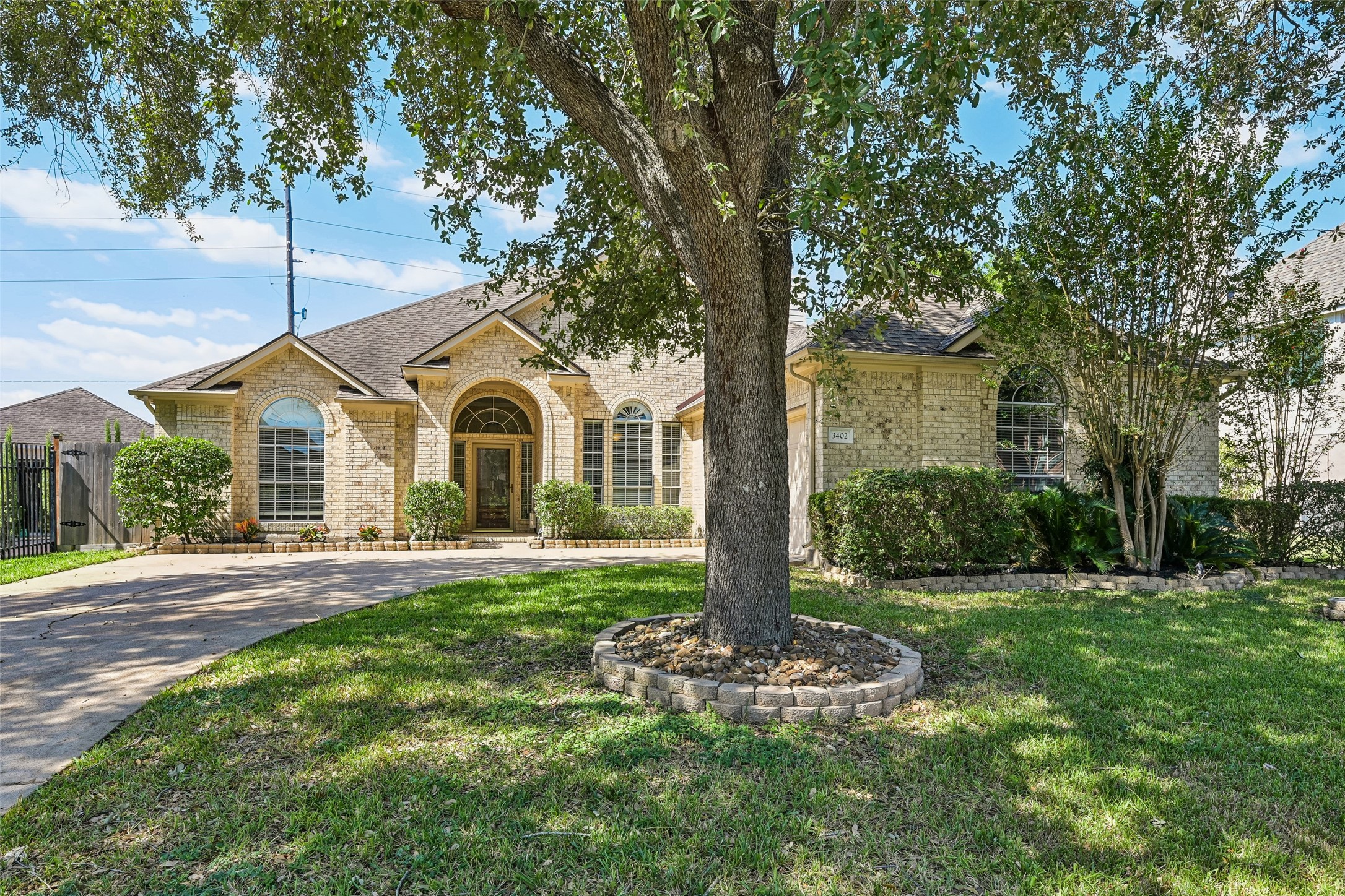 3402 Shadowwalk Drive