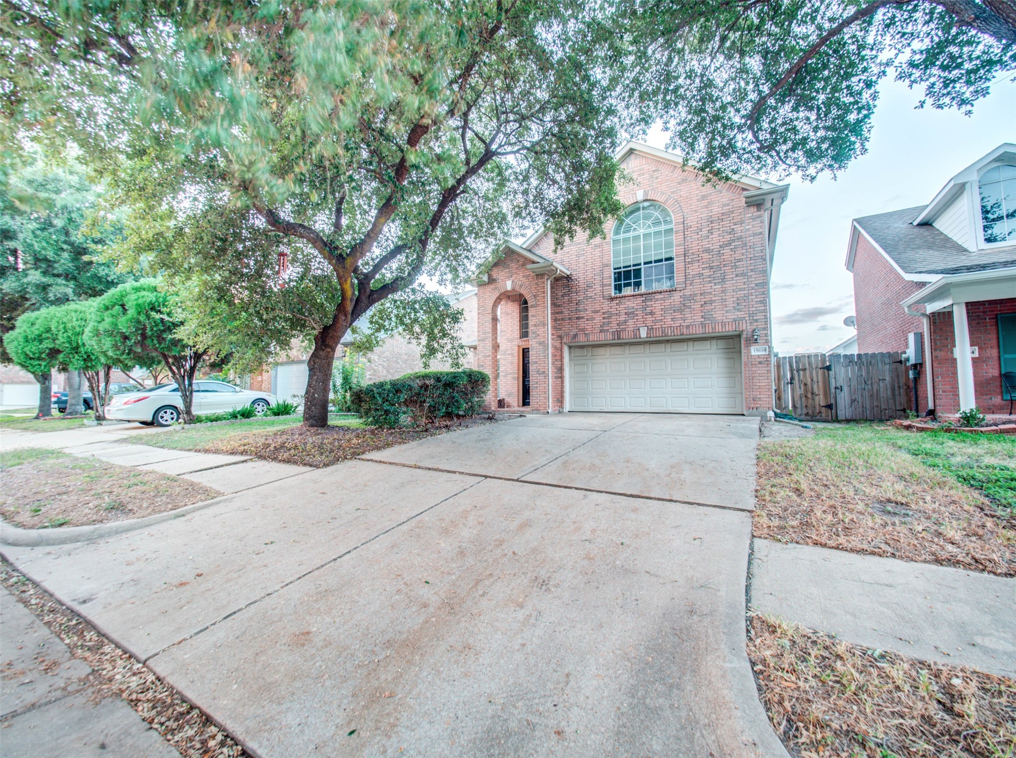 Listing photo 2