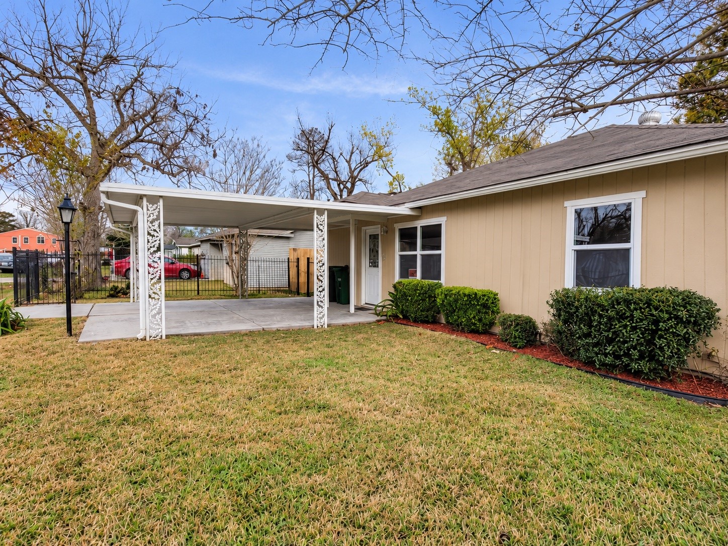 Listing photo 1