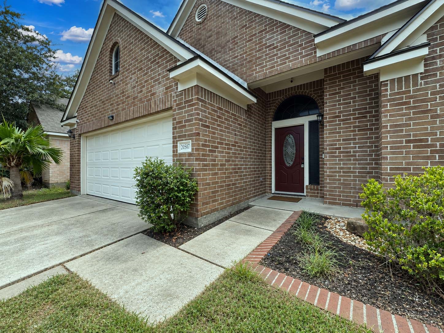 Listing photo 1