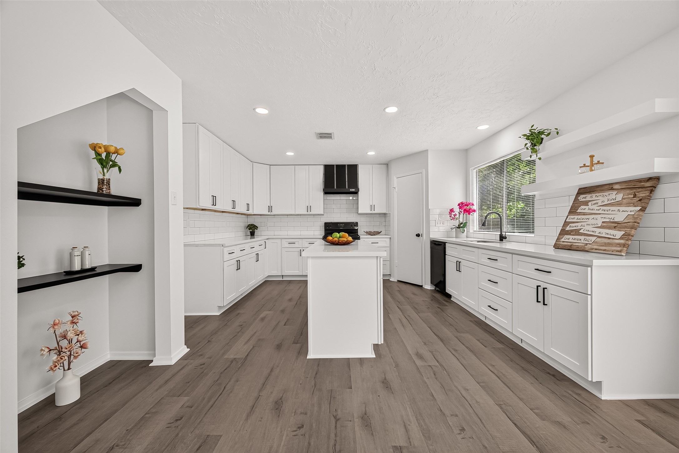 15511 Sungold Court