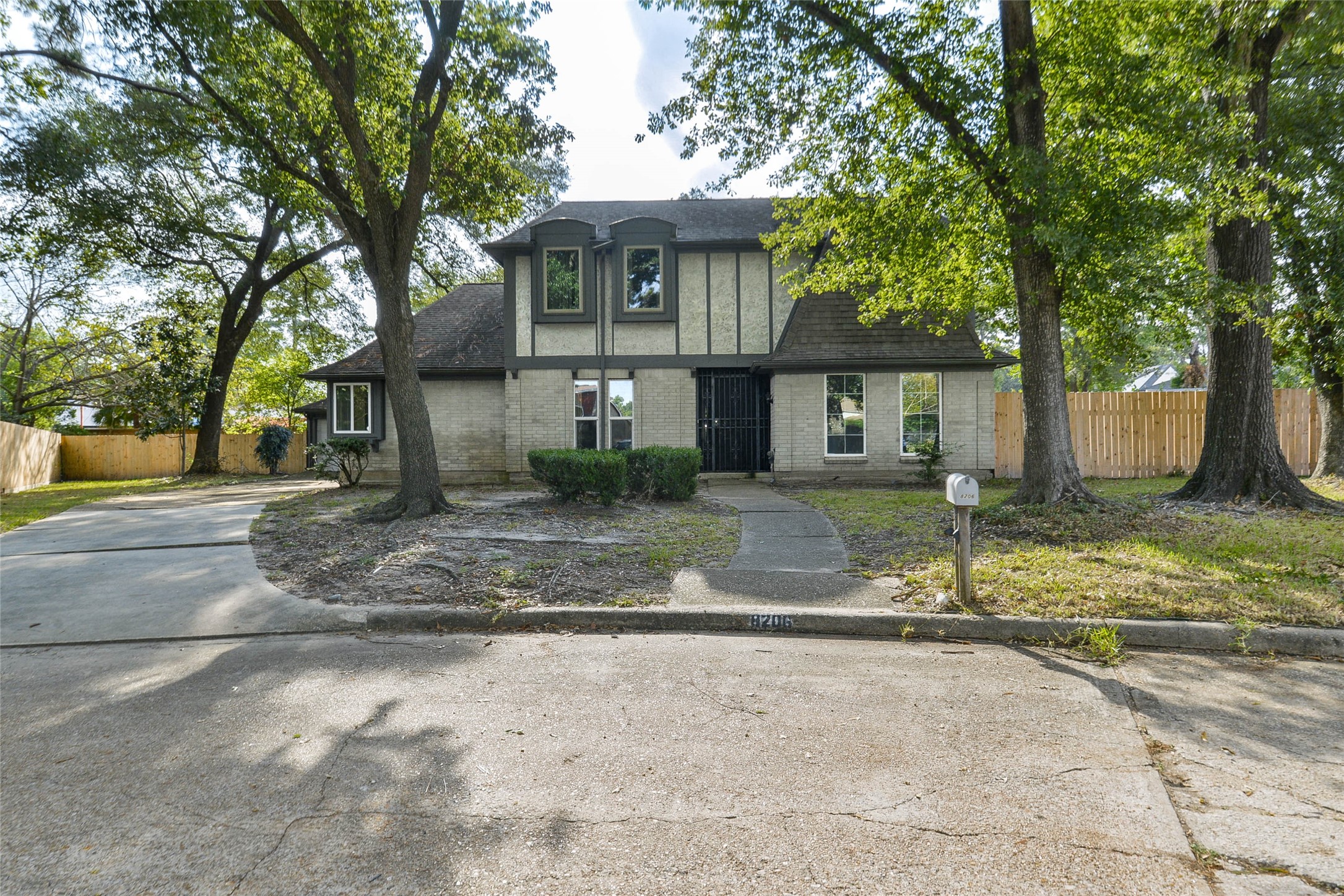 8206 Arrow Cove Court