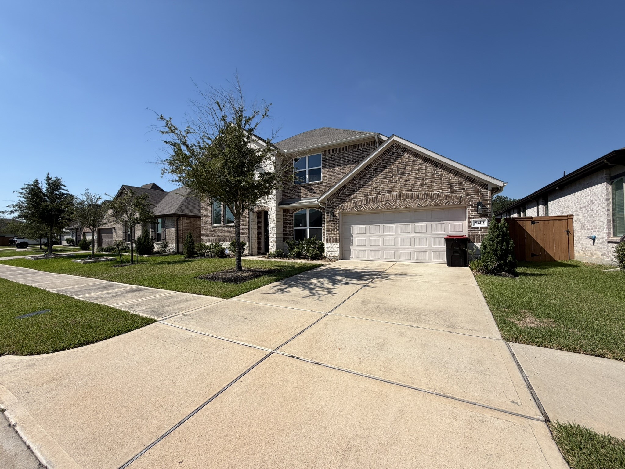 Listing photo 1