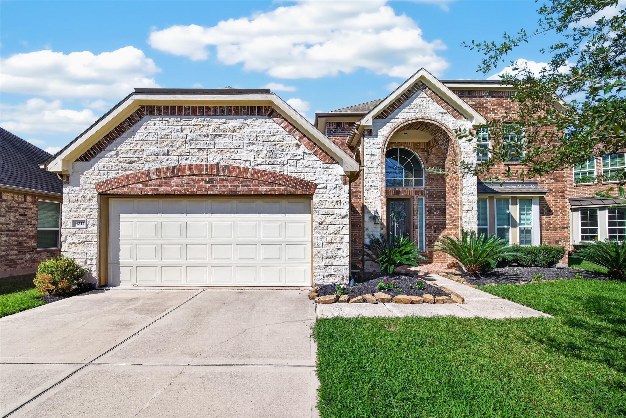 3211 Golden Honey Lane