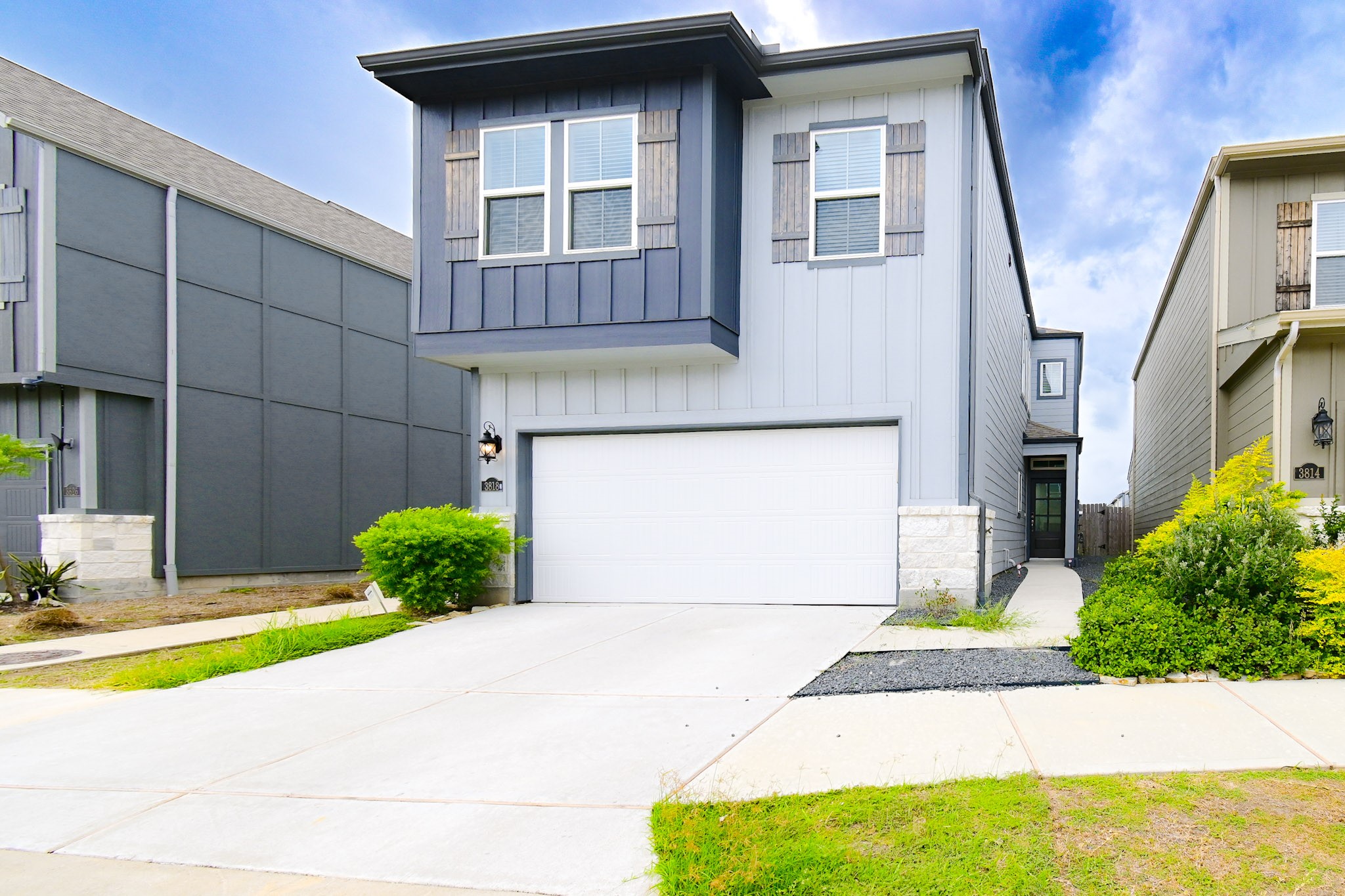 3818 Glossy Lake Drive