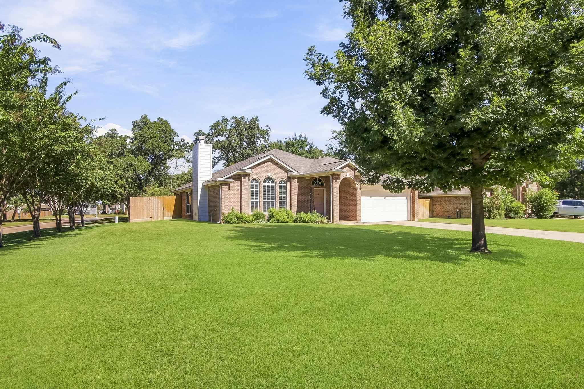 Listing photo 1