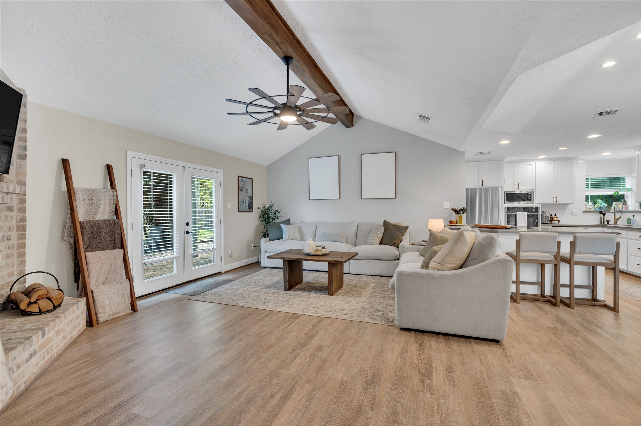 1304 Edinburgh Drive