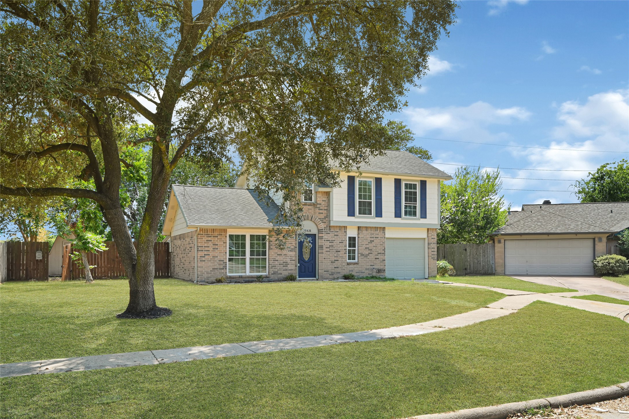Listing photo 1