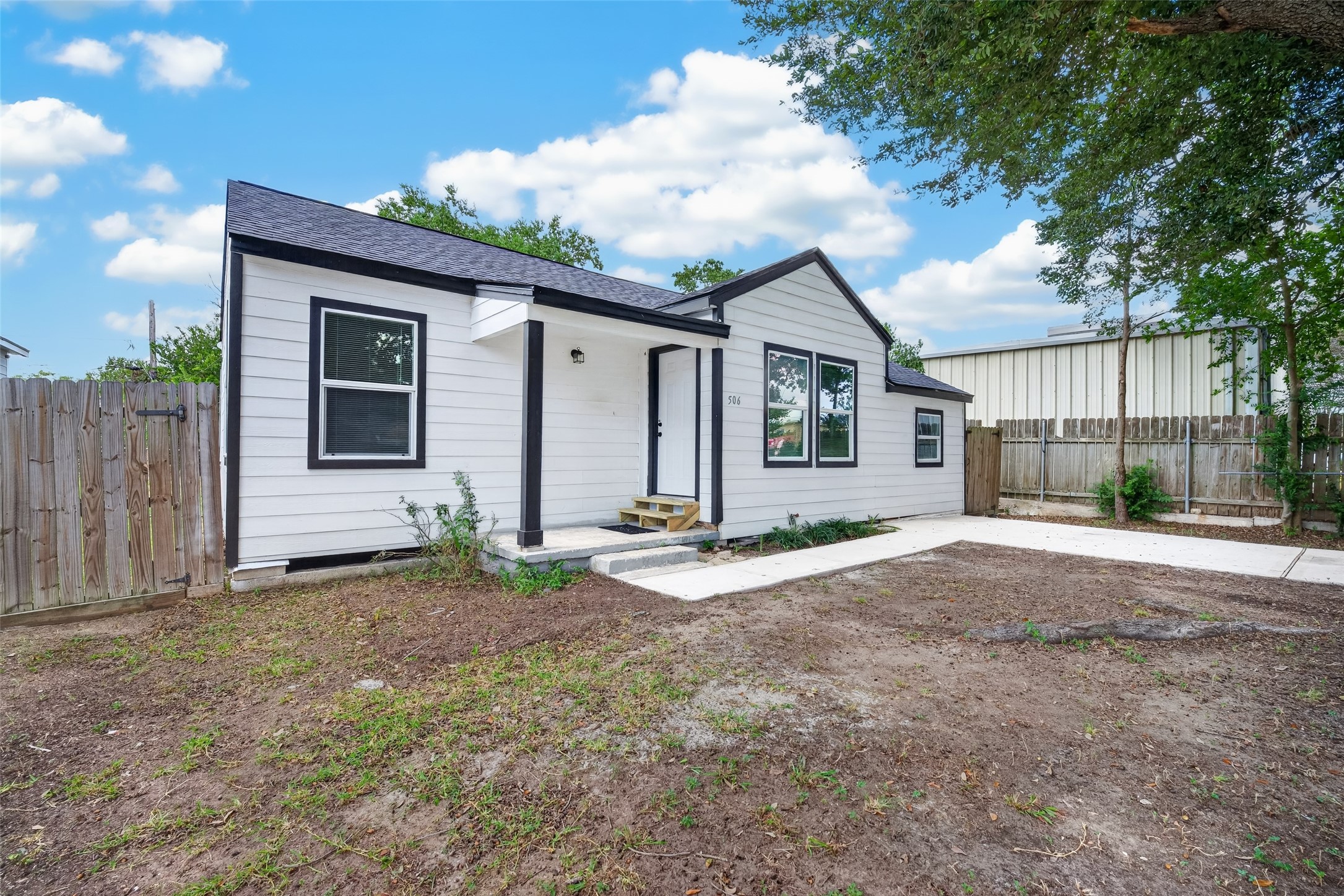 Listing photo 4
