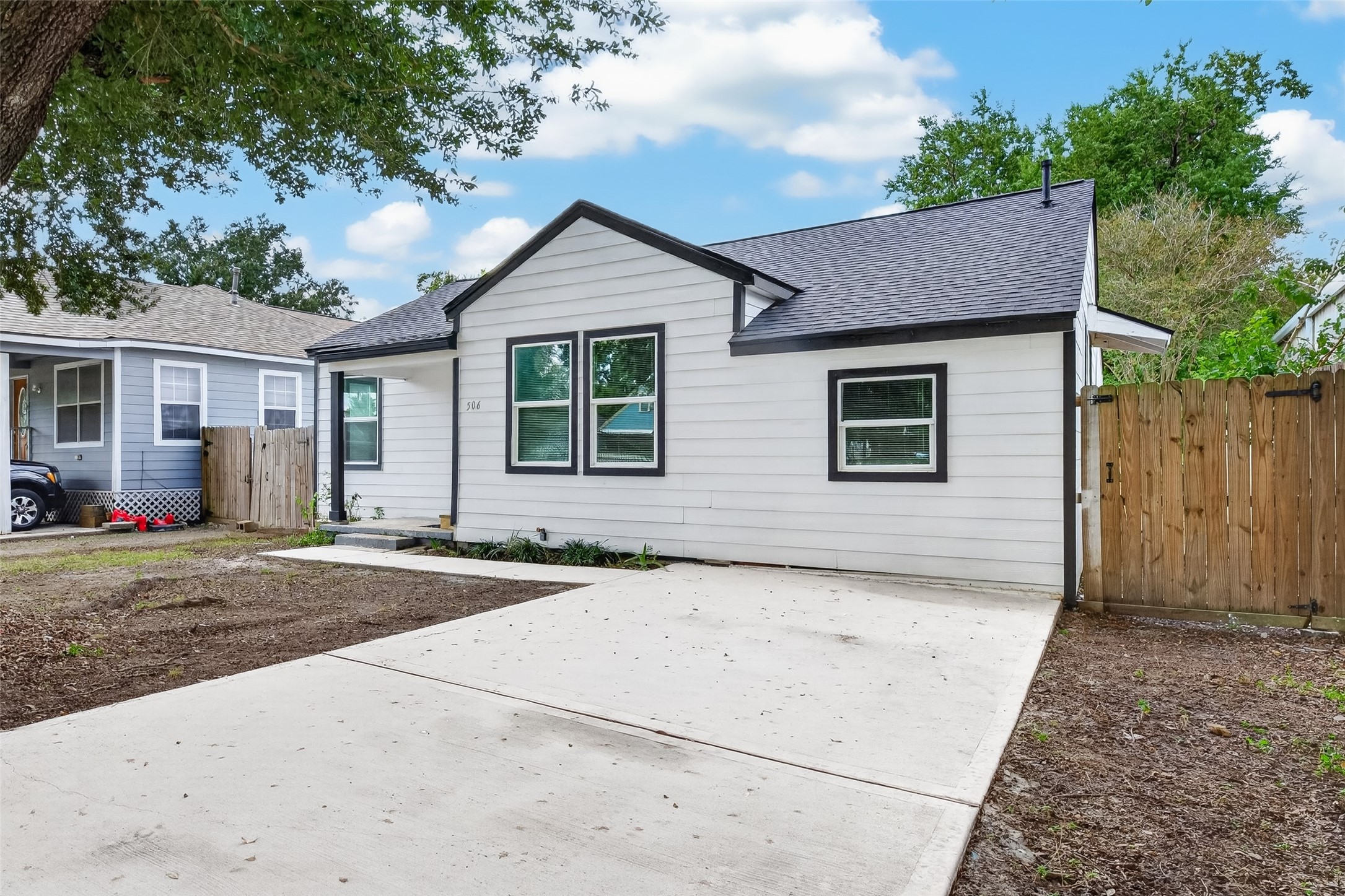 Listing photo 1
