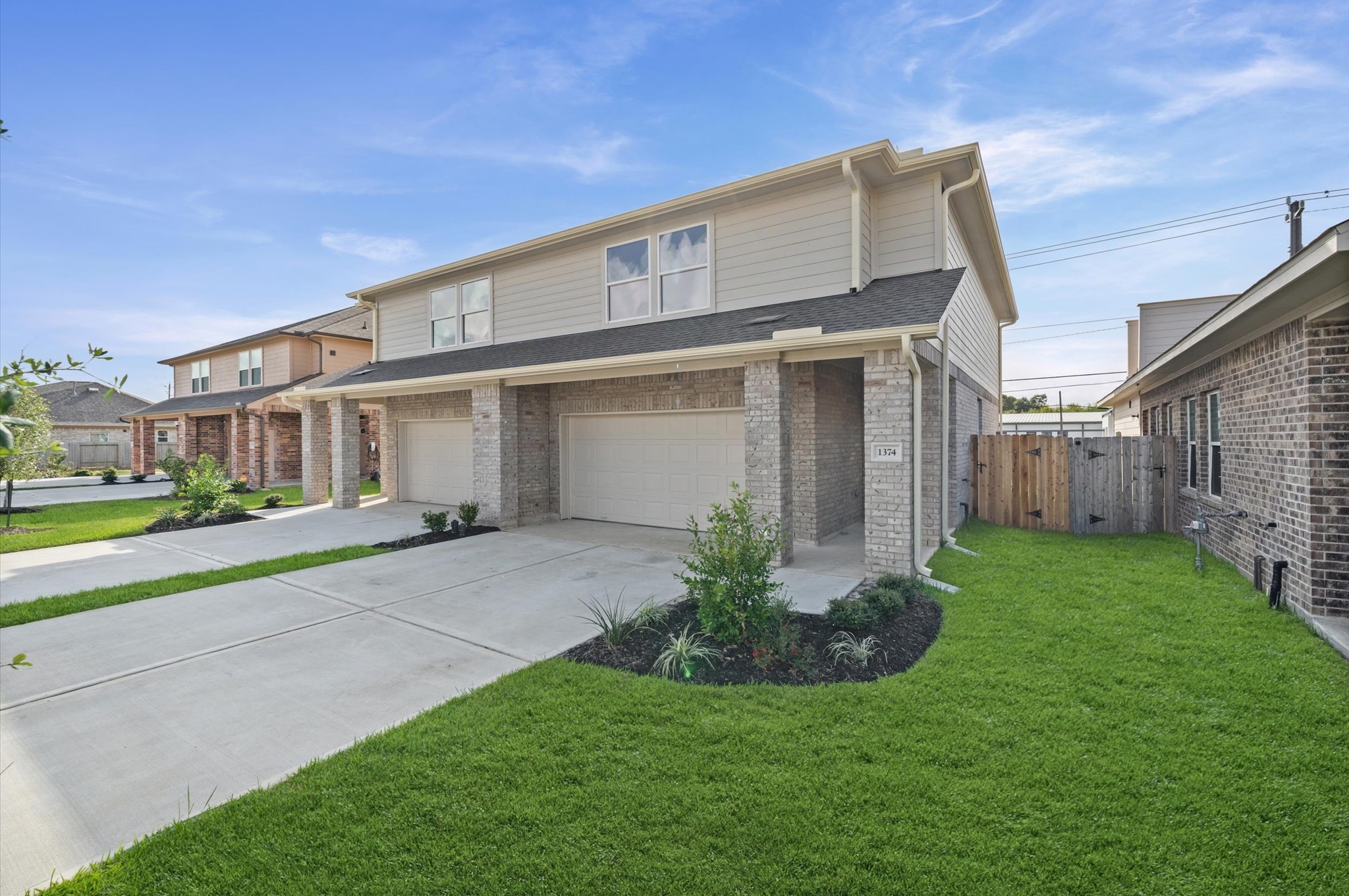 1374 Mixander Way