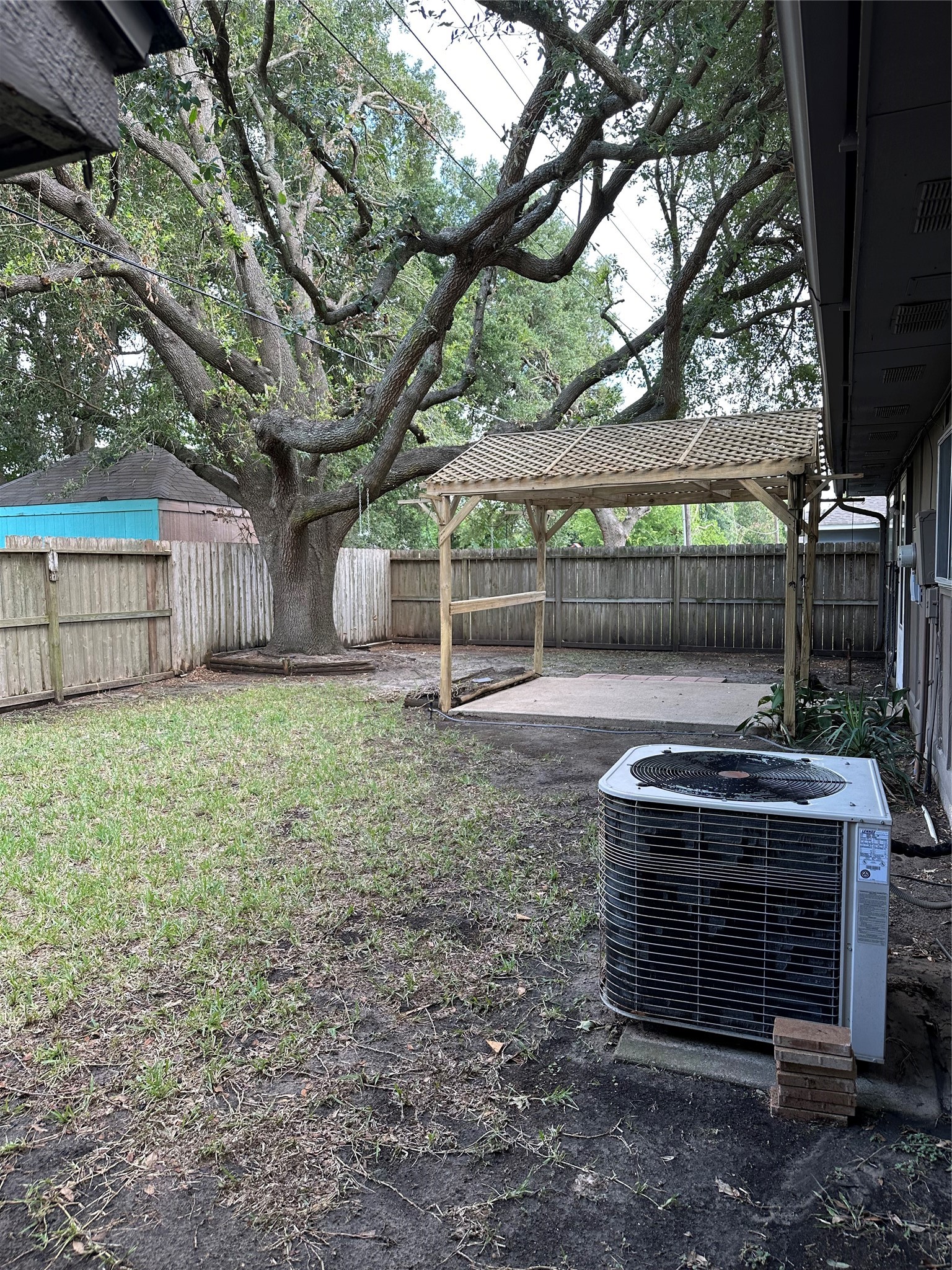 Listing photo 5