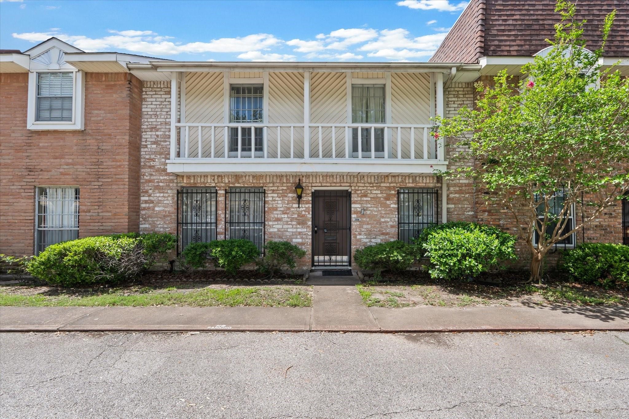 6697 De Moss Drive