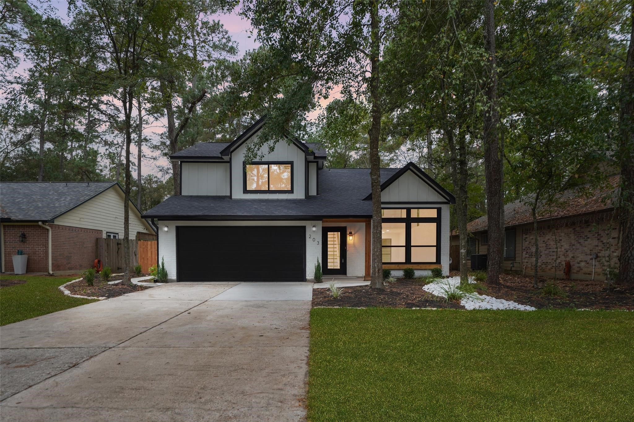 203 S Pathfinders Circle
