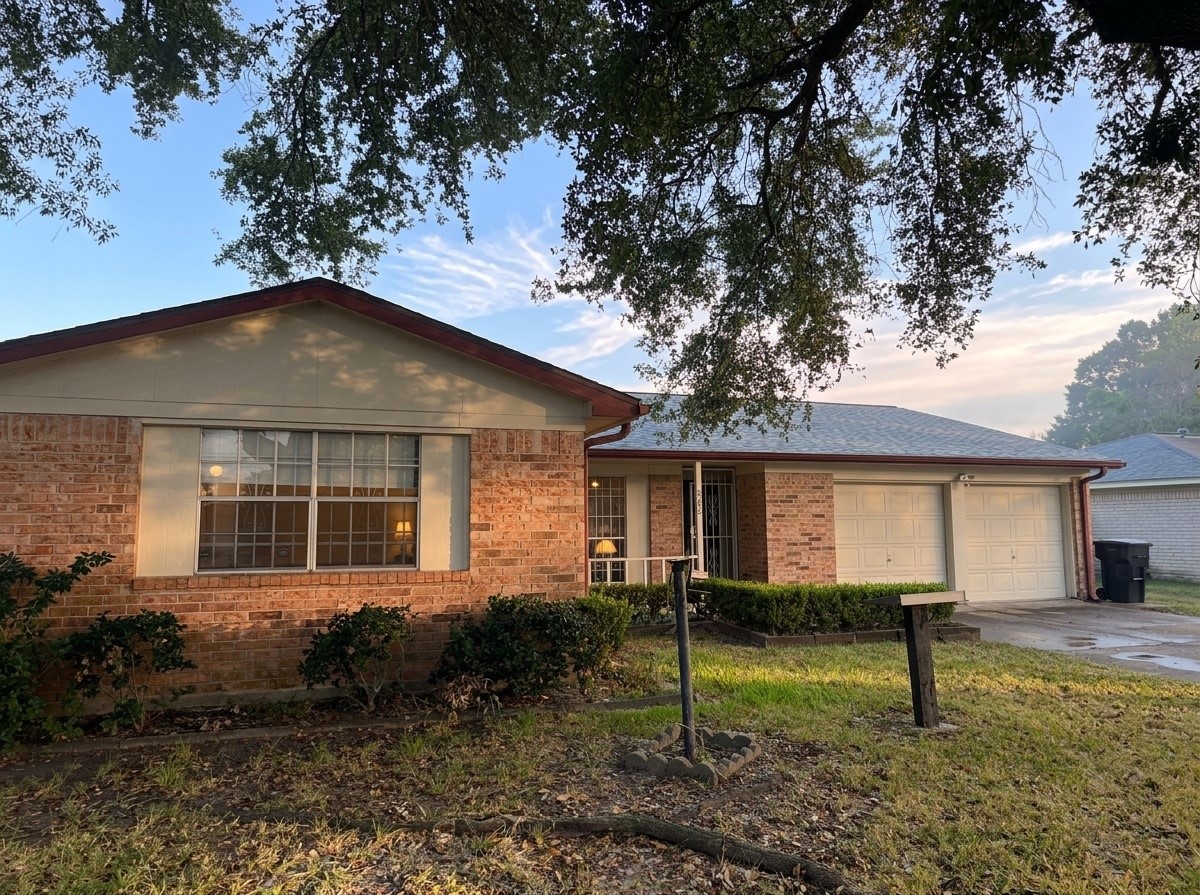 943 W Nelda Road