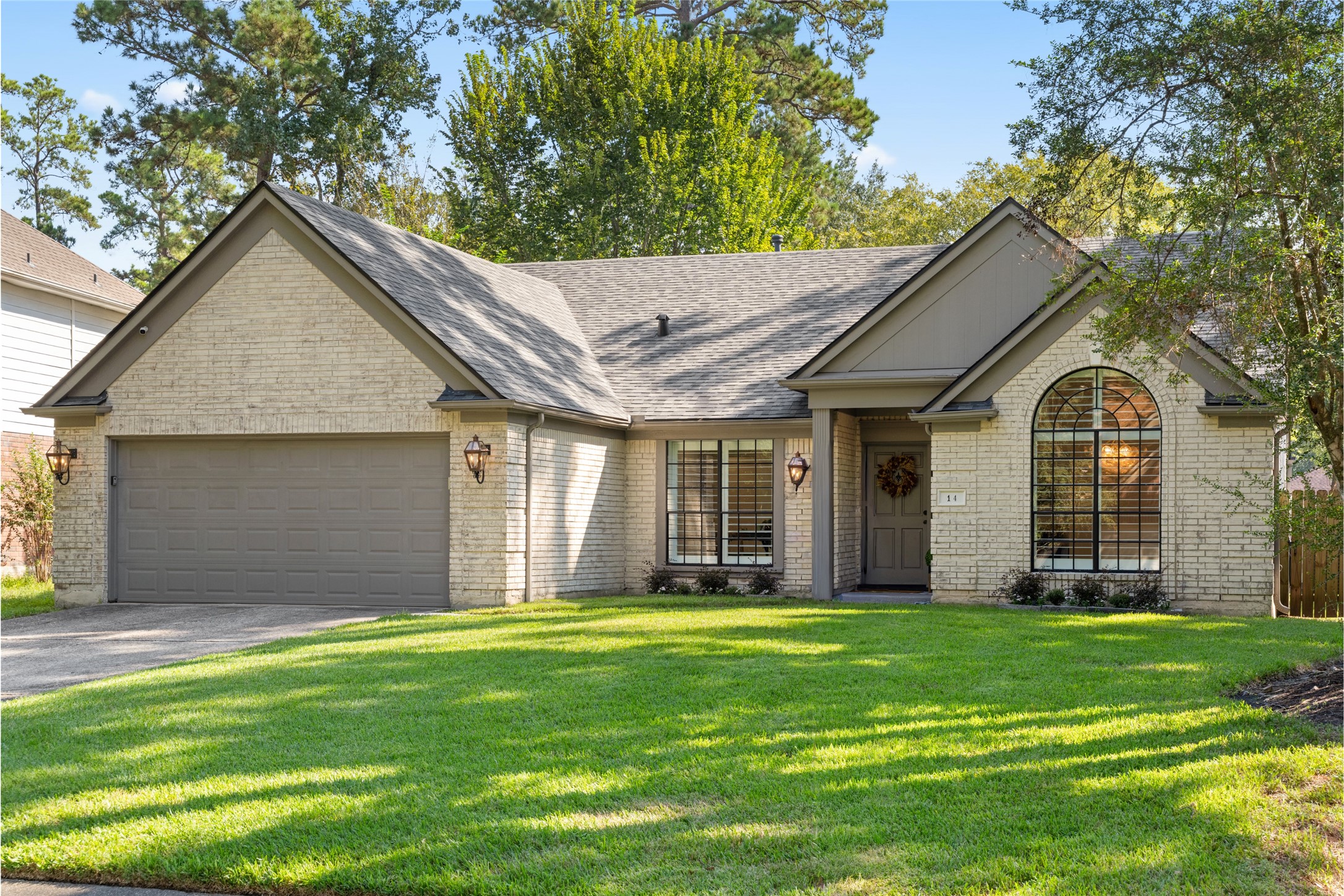 14 Lush Meadow Place