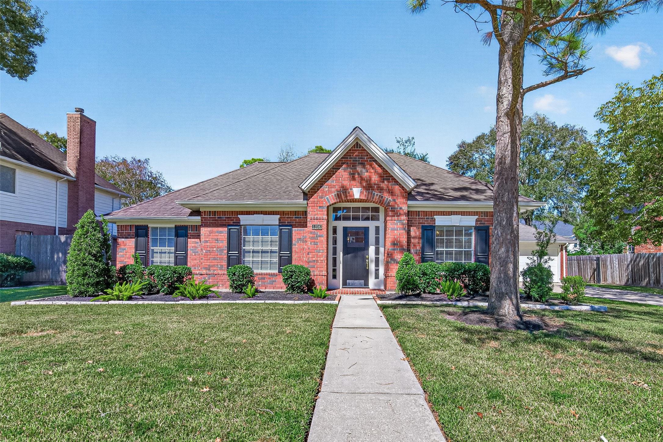 1206 Buttonwood Drive