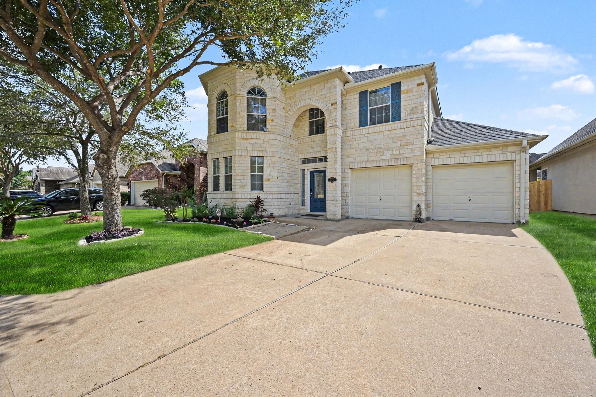 Listing photo 1