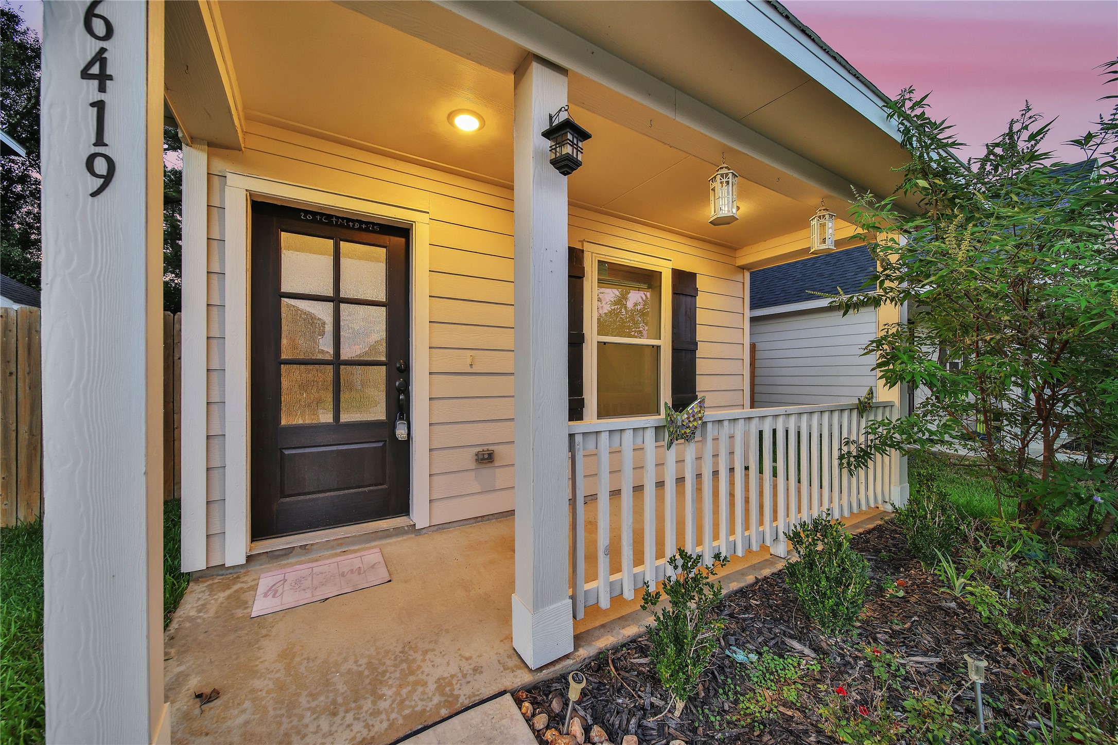 Listing photo 1
