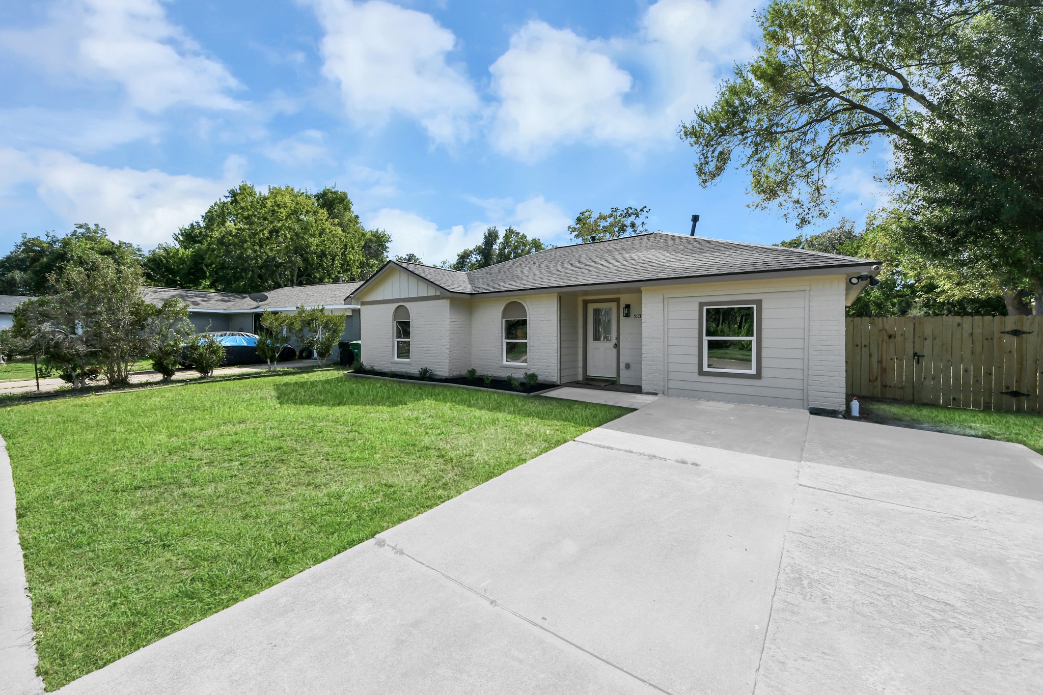 Listing photo 1