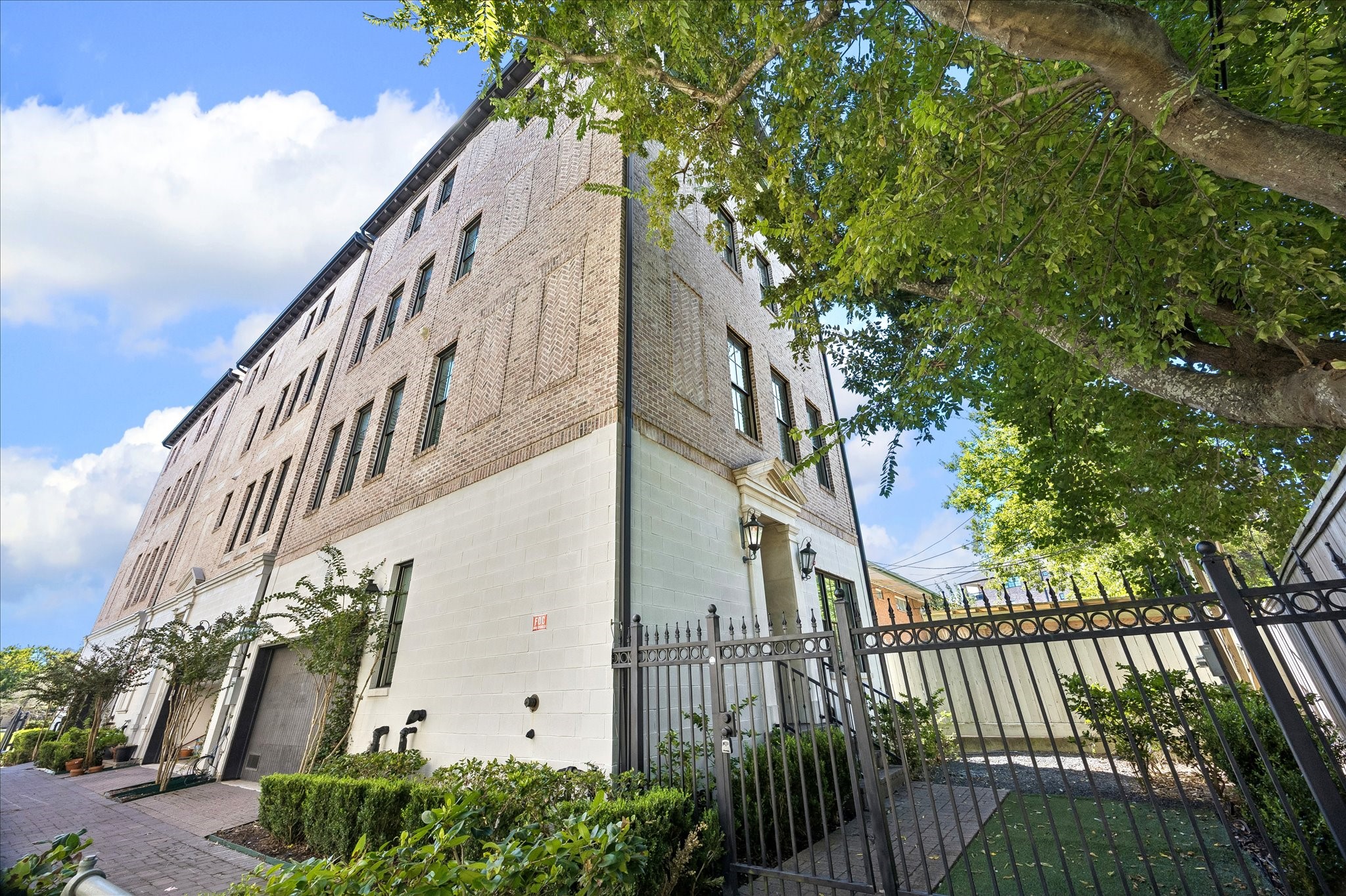 3828 Glen Arbor Drive