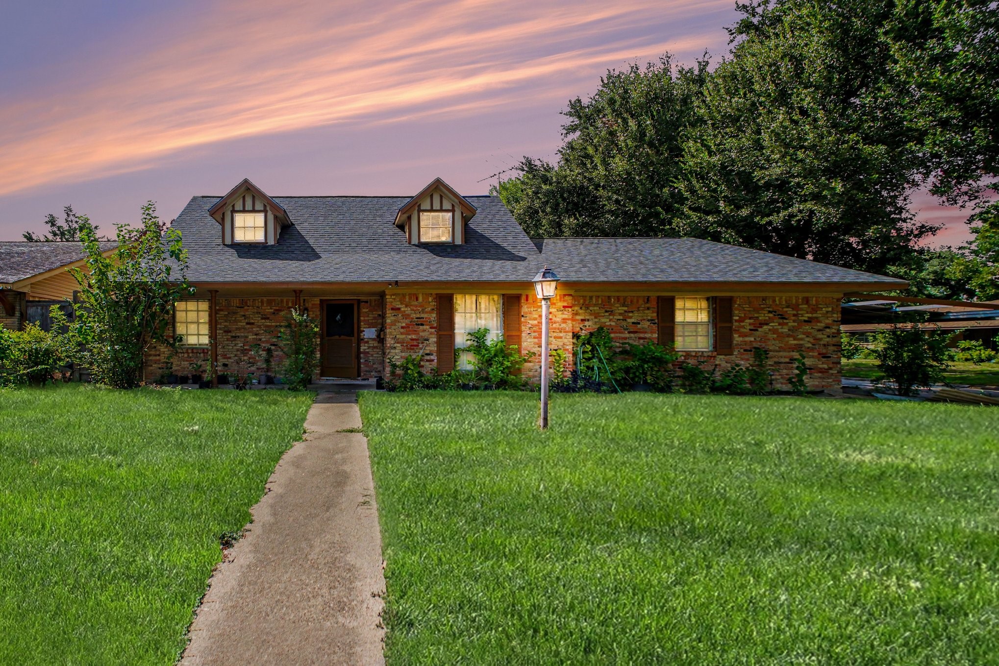 2806 Dewberry Lane