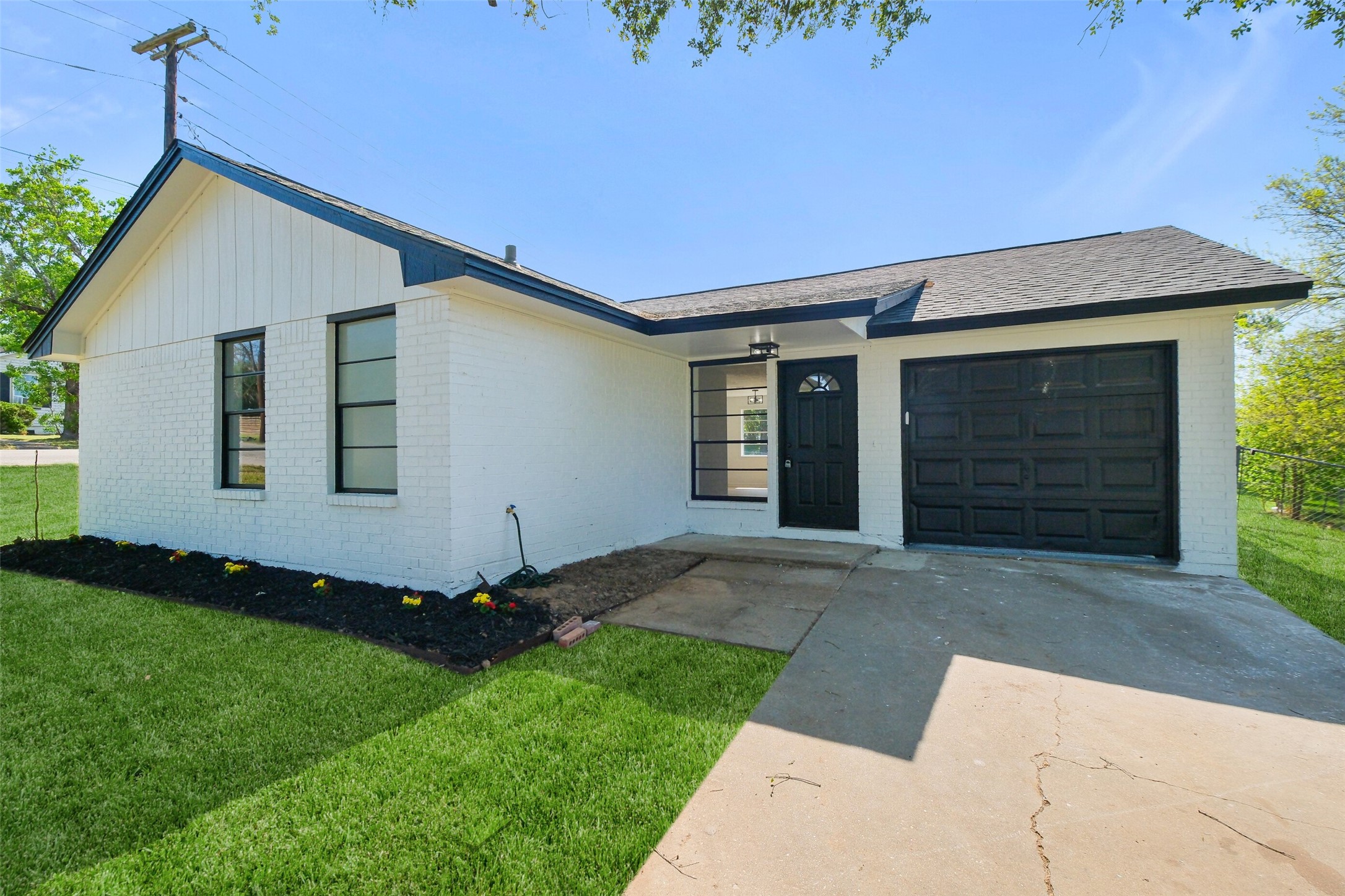 221 N Baron Street