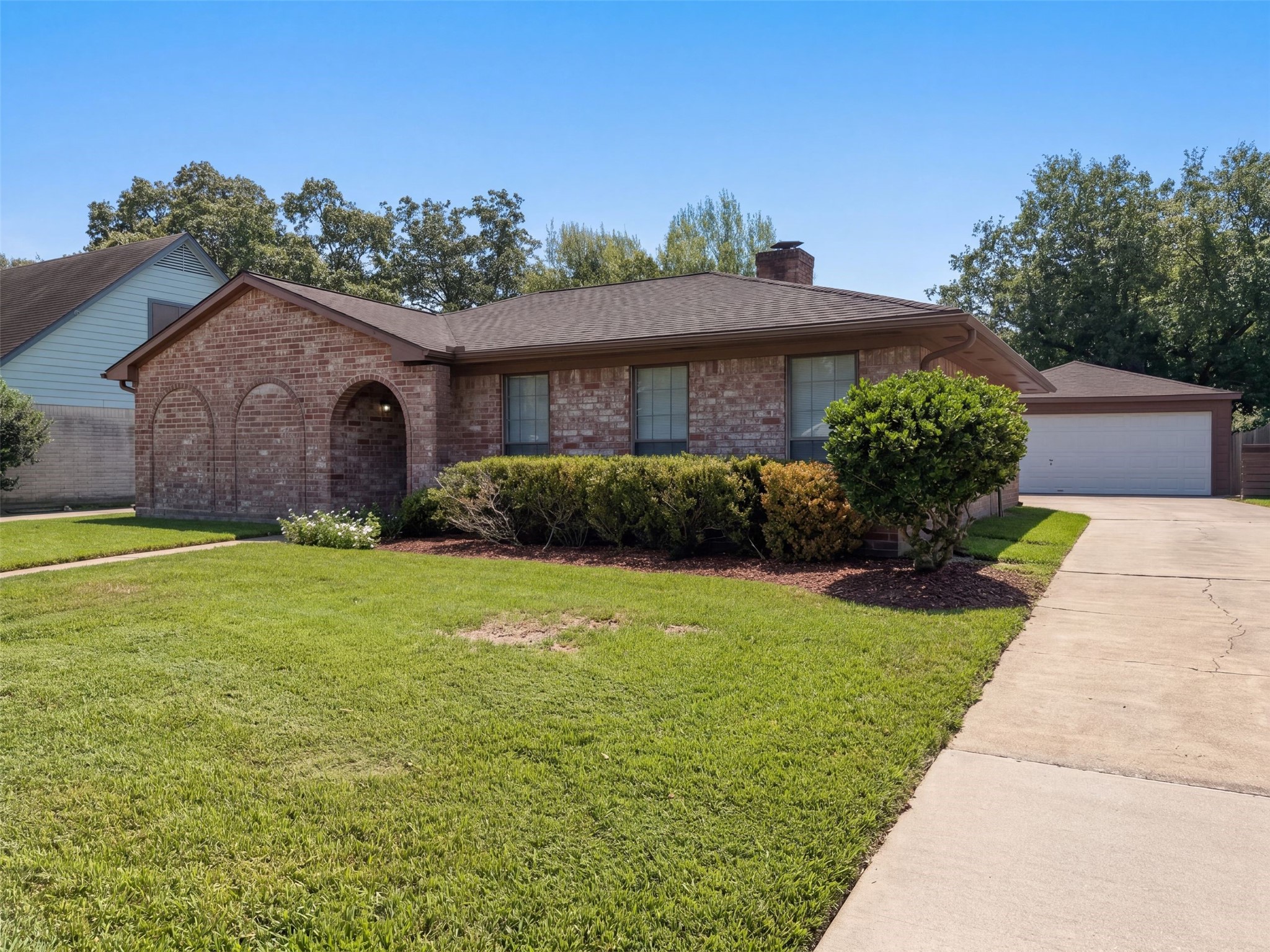 11819 Amblewood Drive
