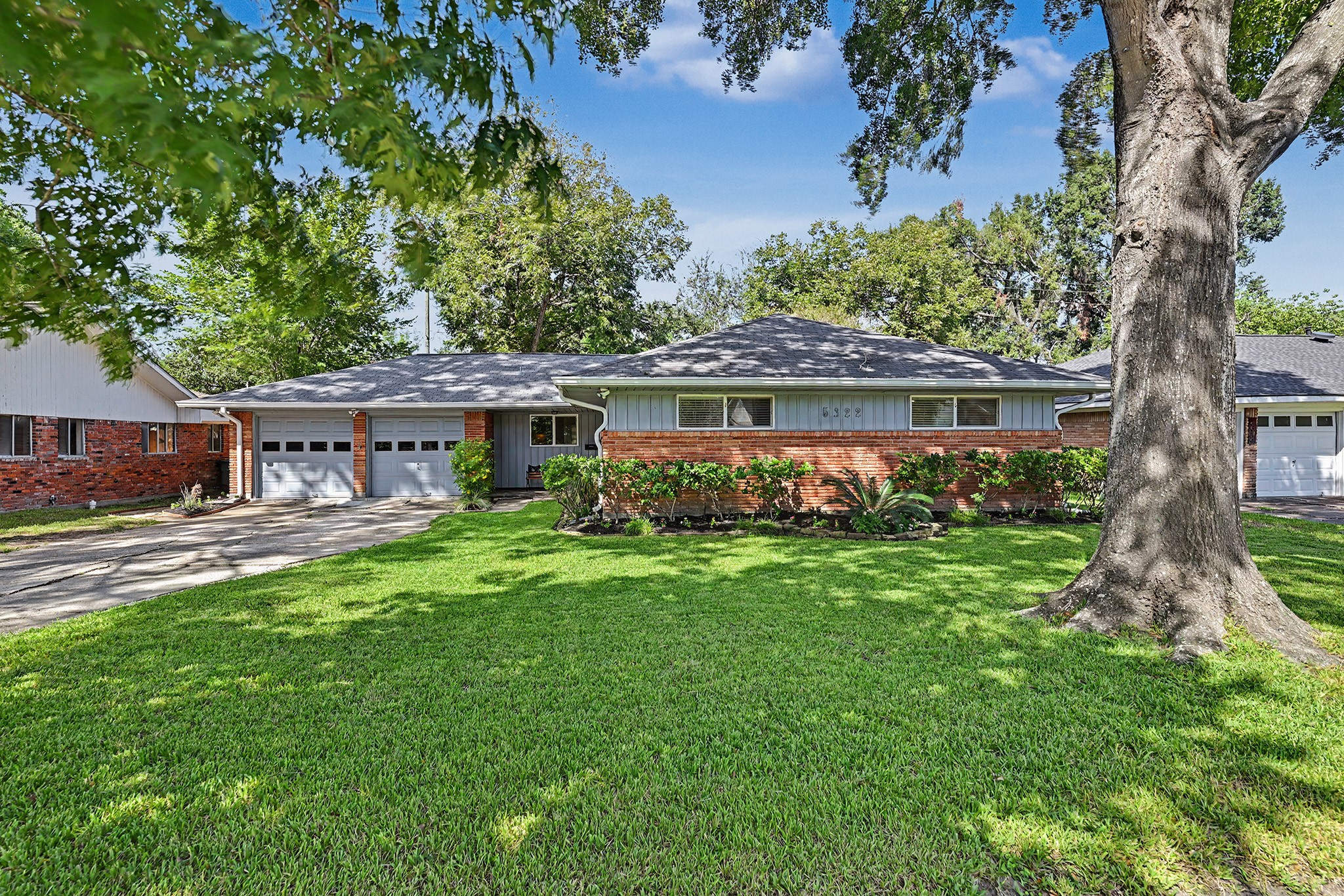 5322 Creekbend Drive