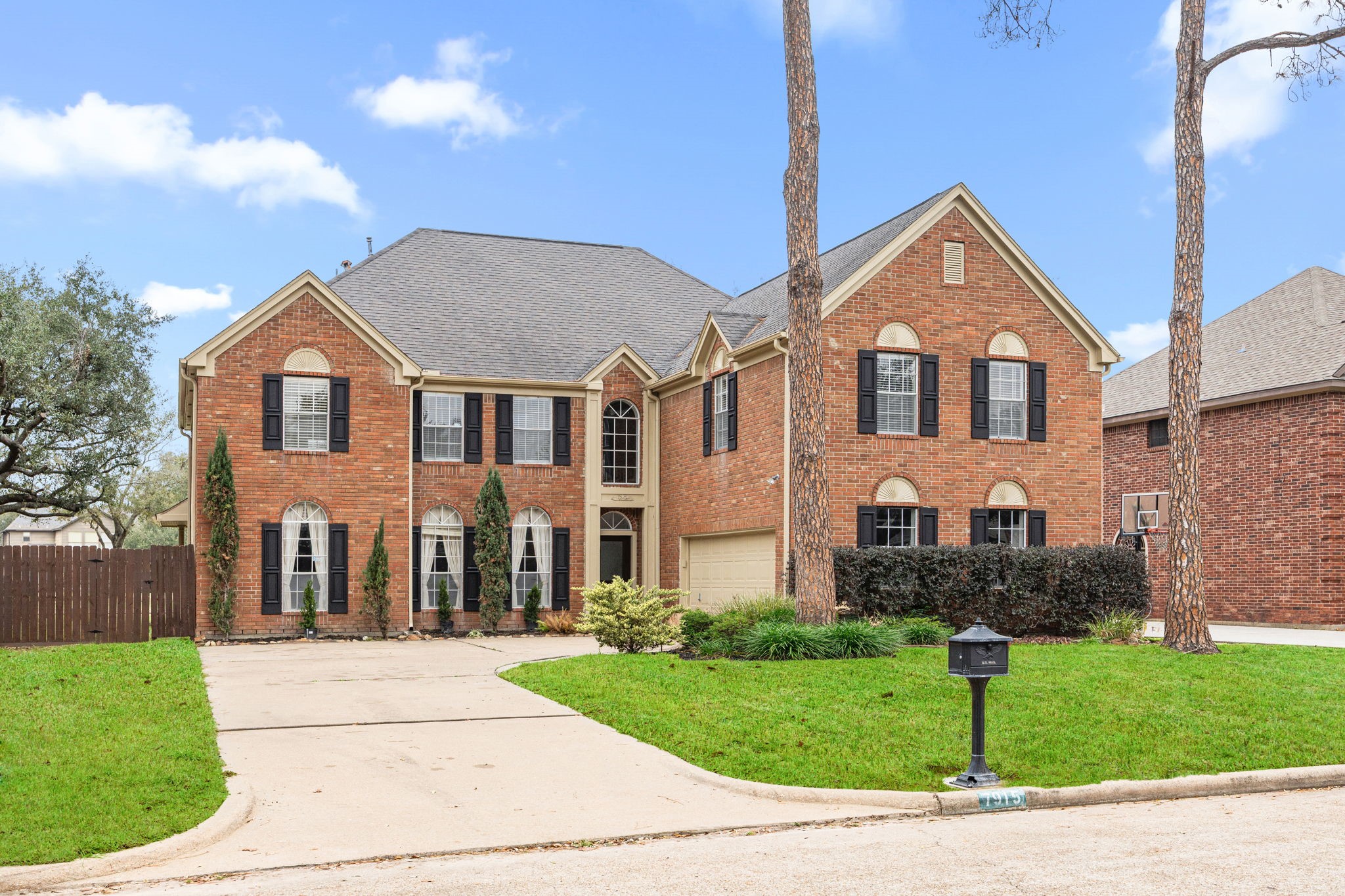 Listing photo 2