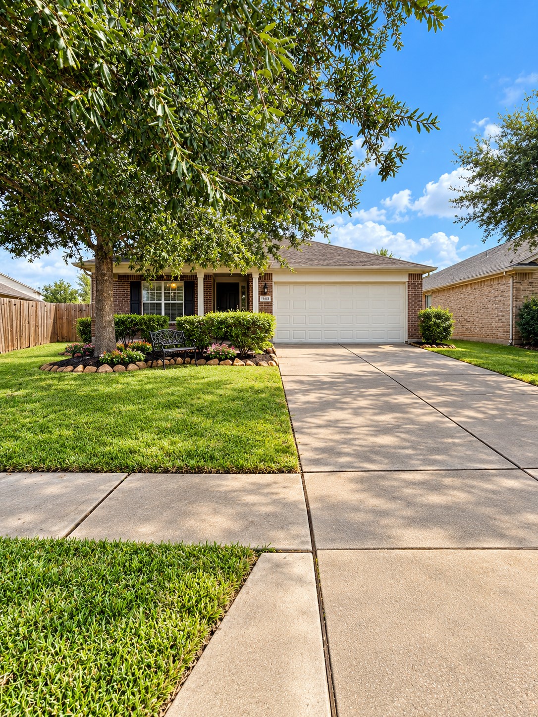 8126 Clover Leaf Drive