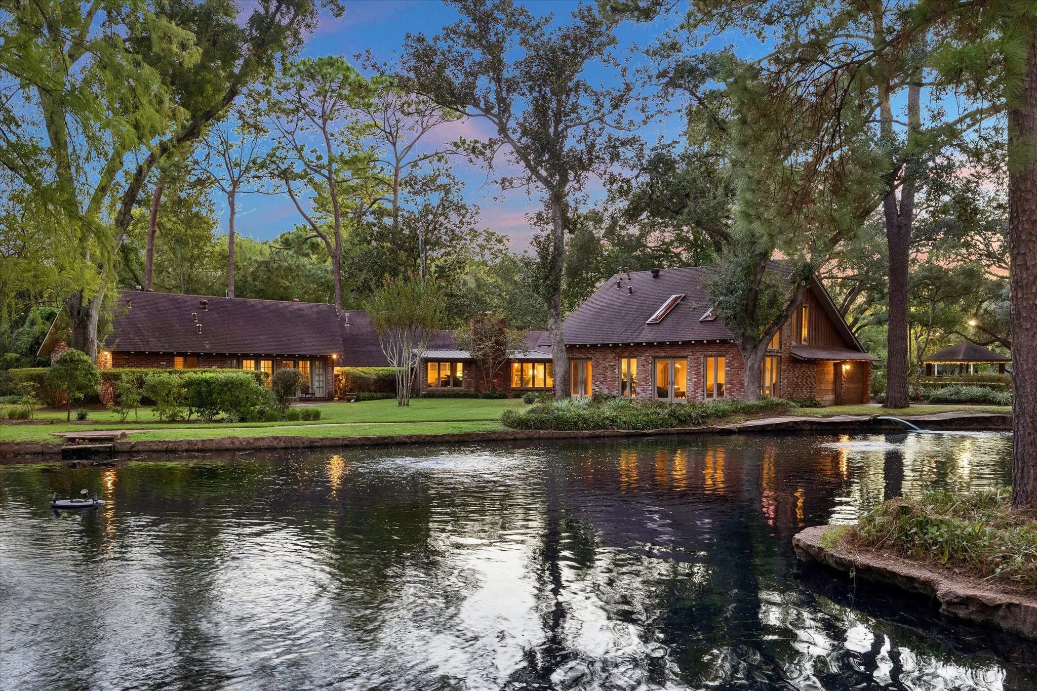 24 W Rivercrest Drive
