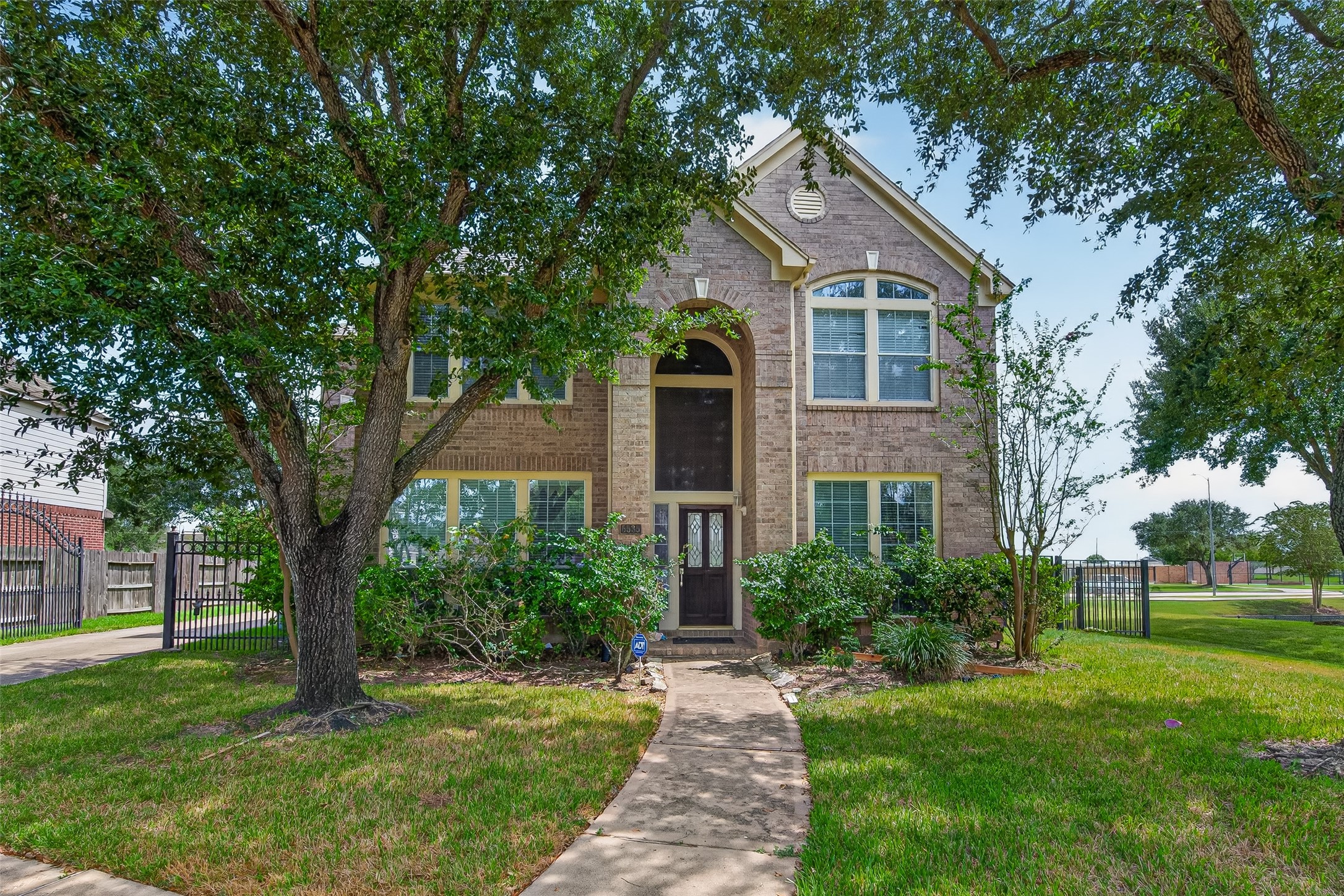Listing photo 3
