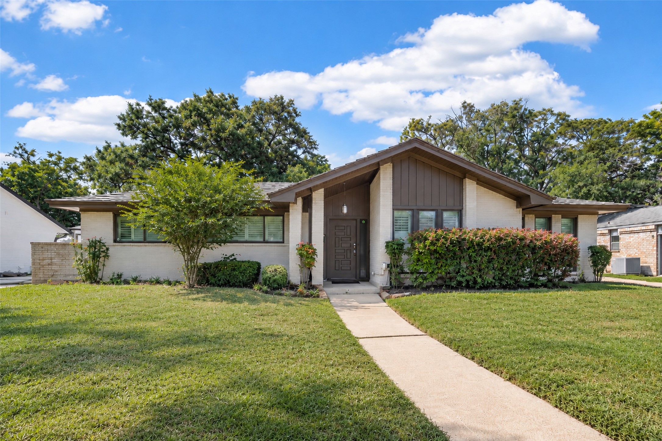 15318 Torry Pines Road