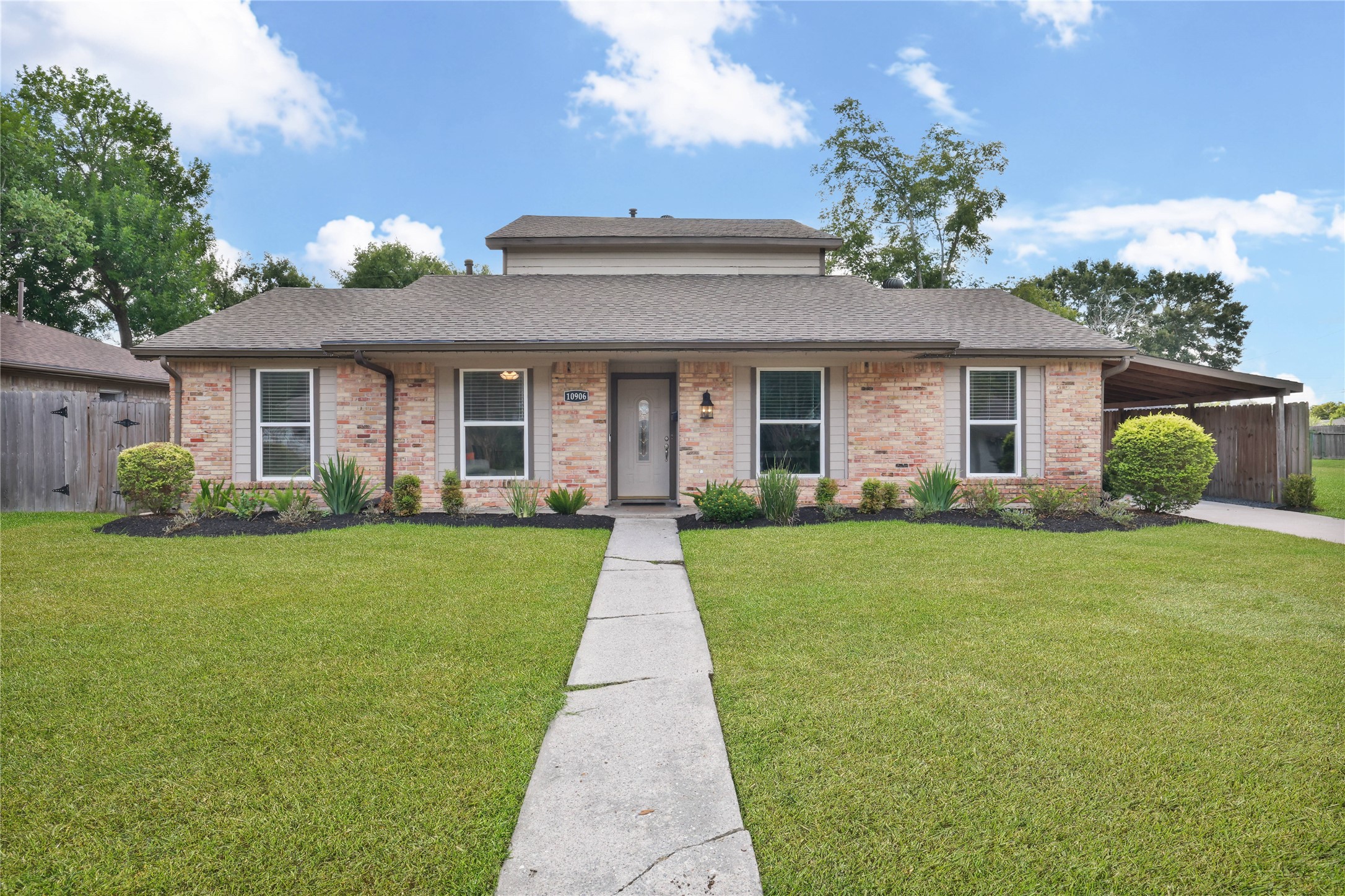 10906 Sagecrest Lane