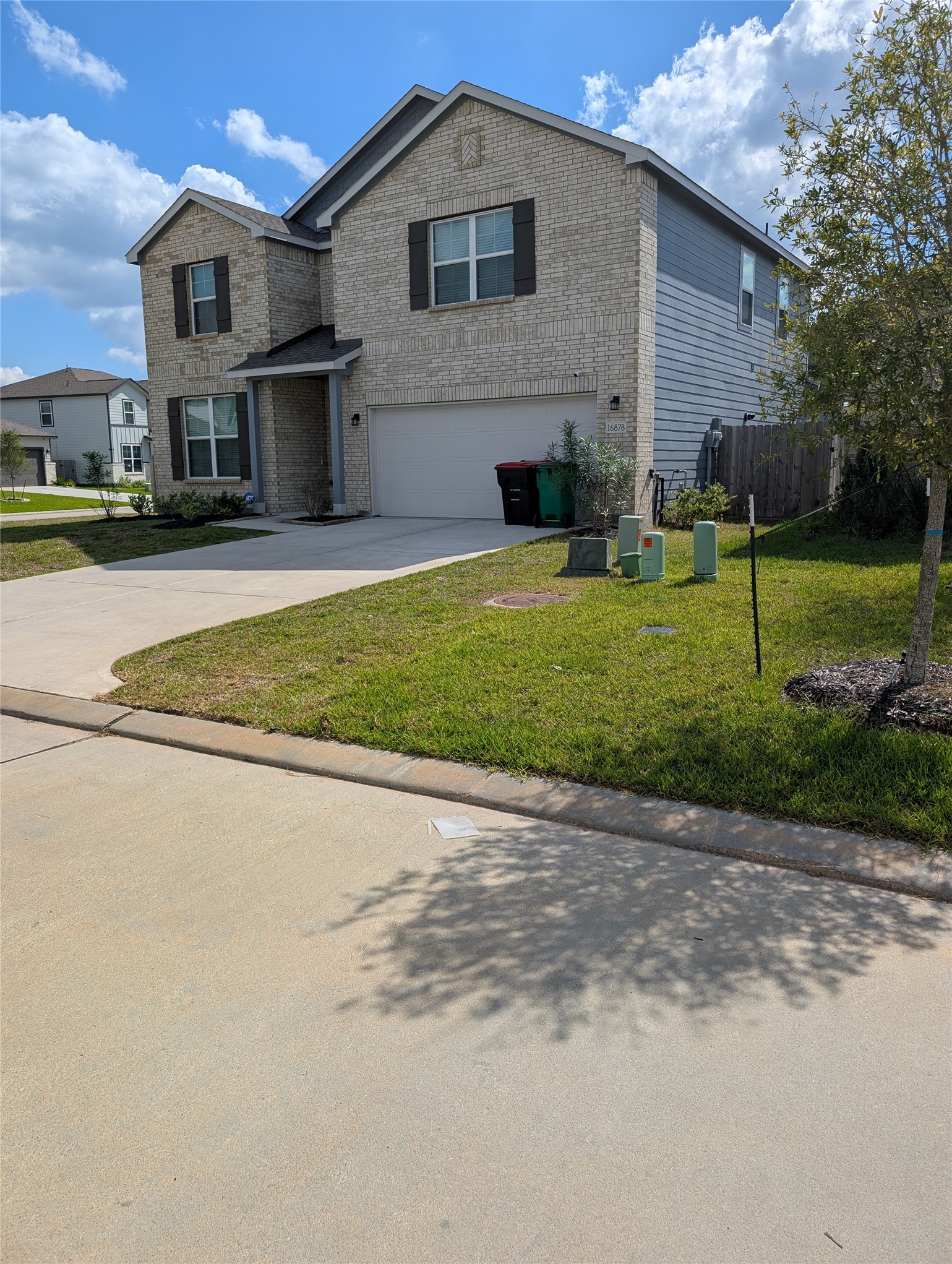 Listing photo 2