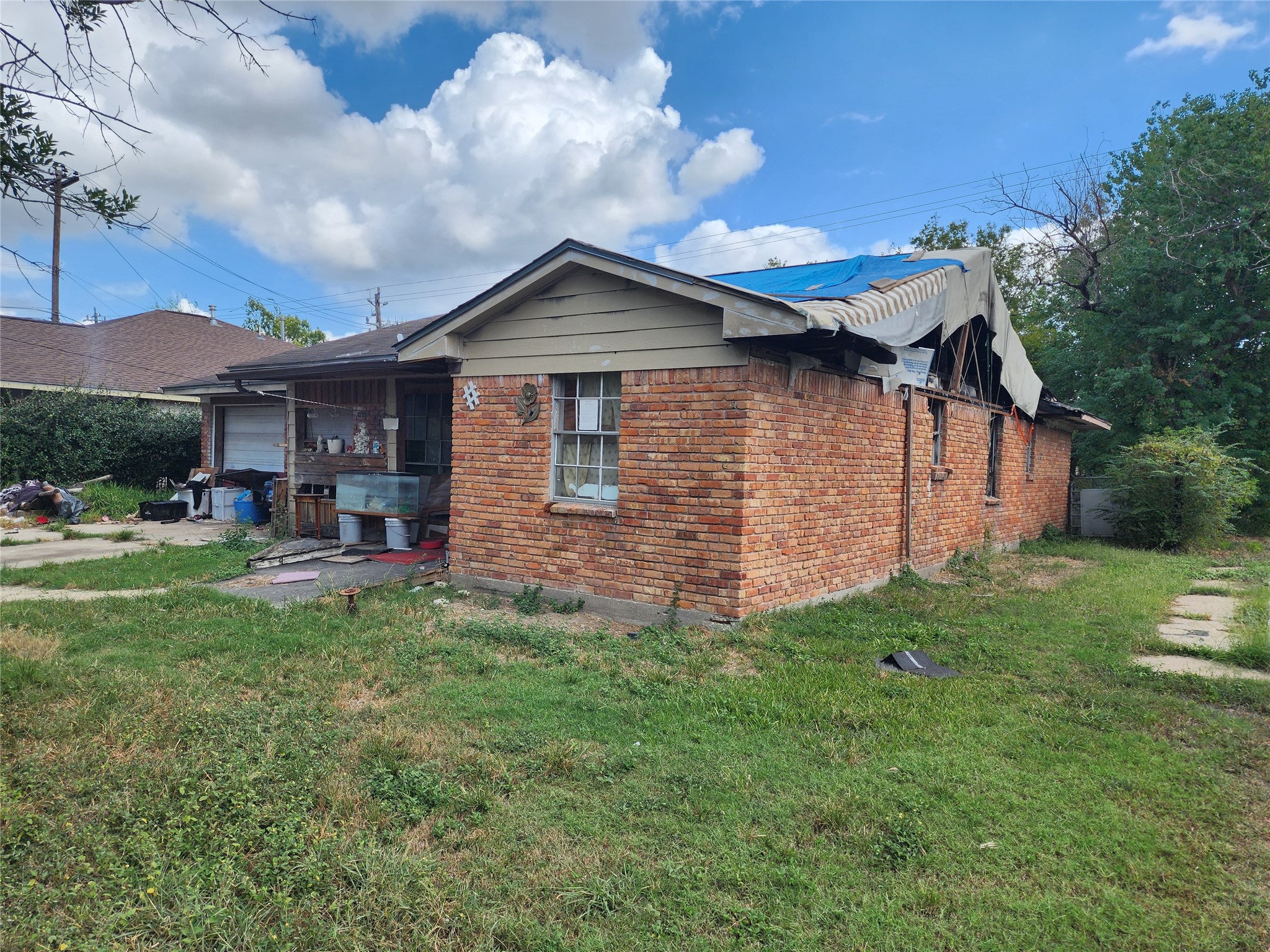 Listing photo 2