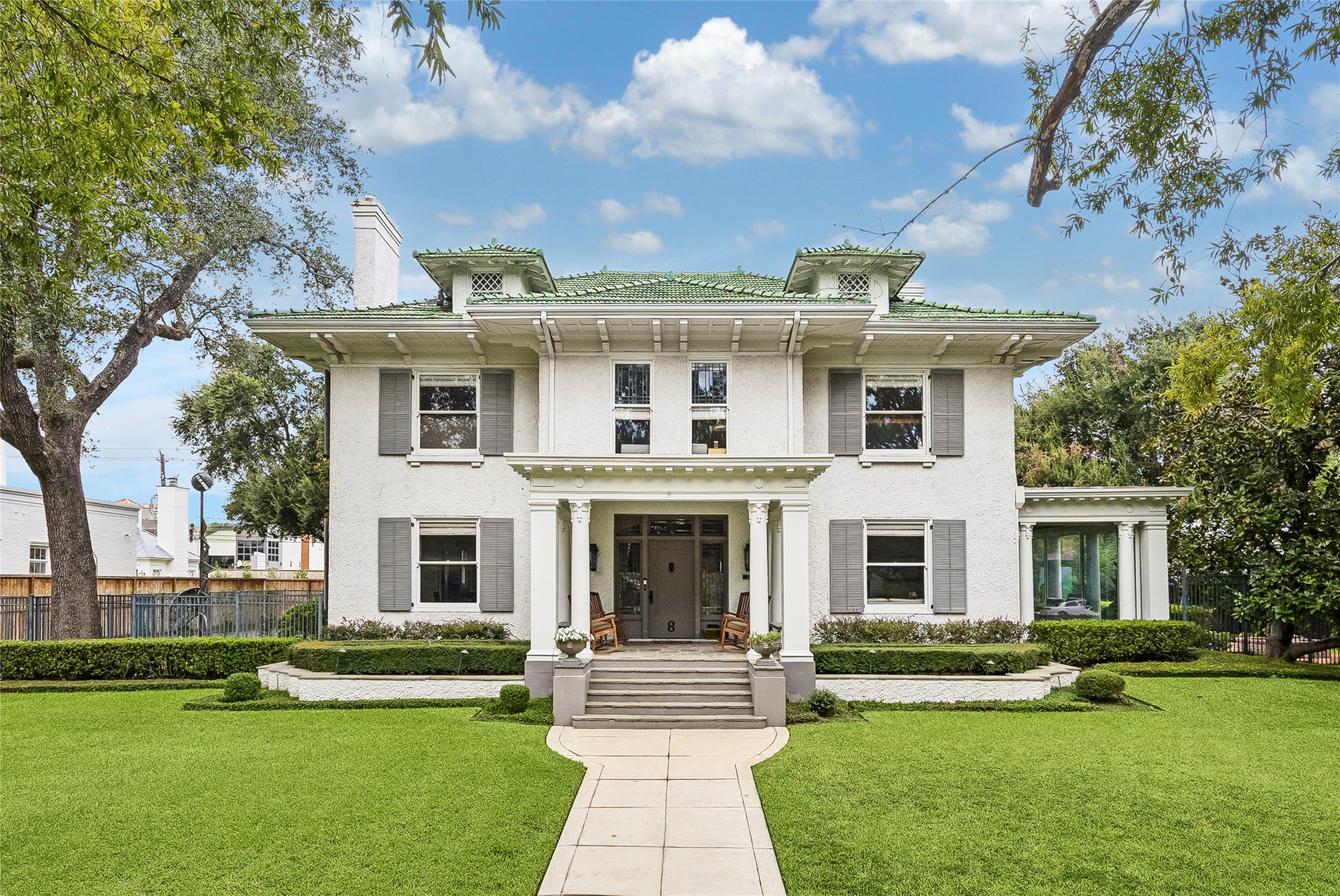 8 Courtlandt Place