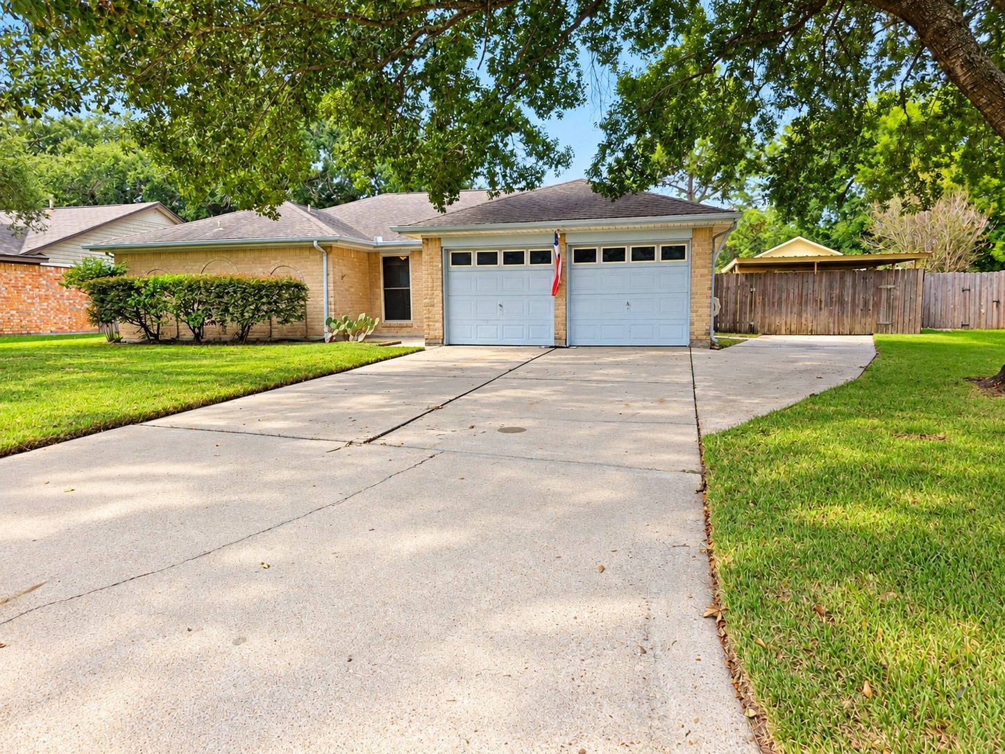 5383 Lincoln Green Drive