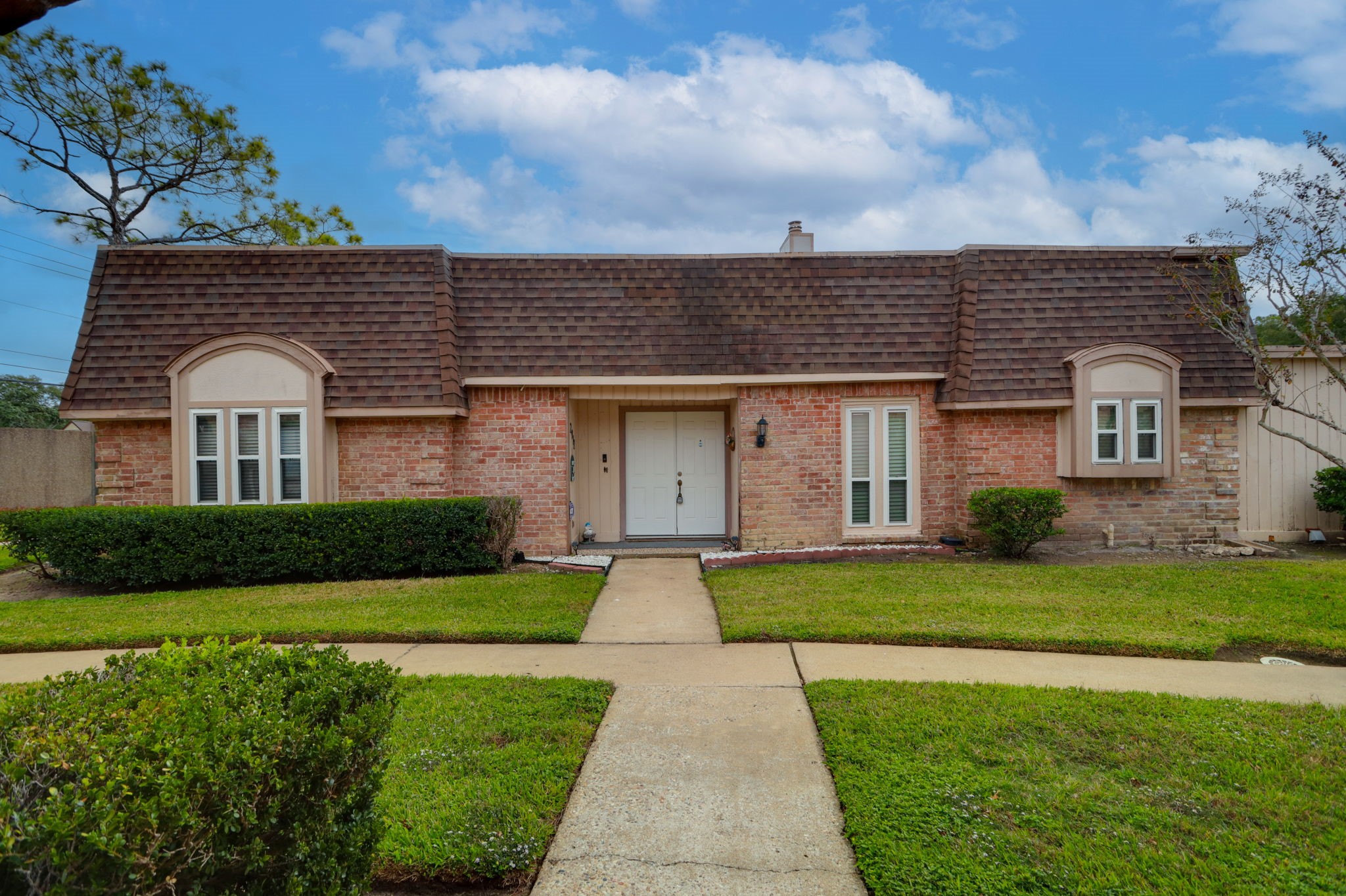2912 Camelot Lane