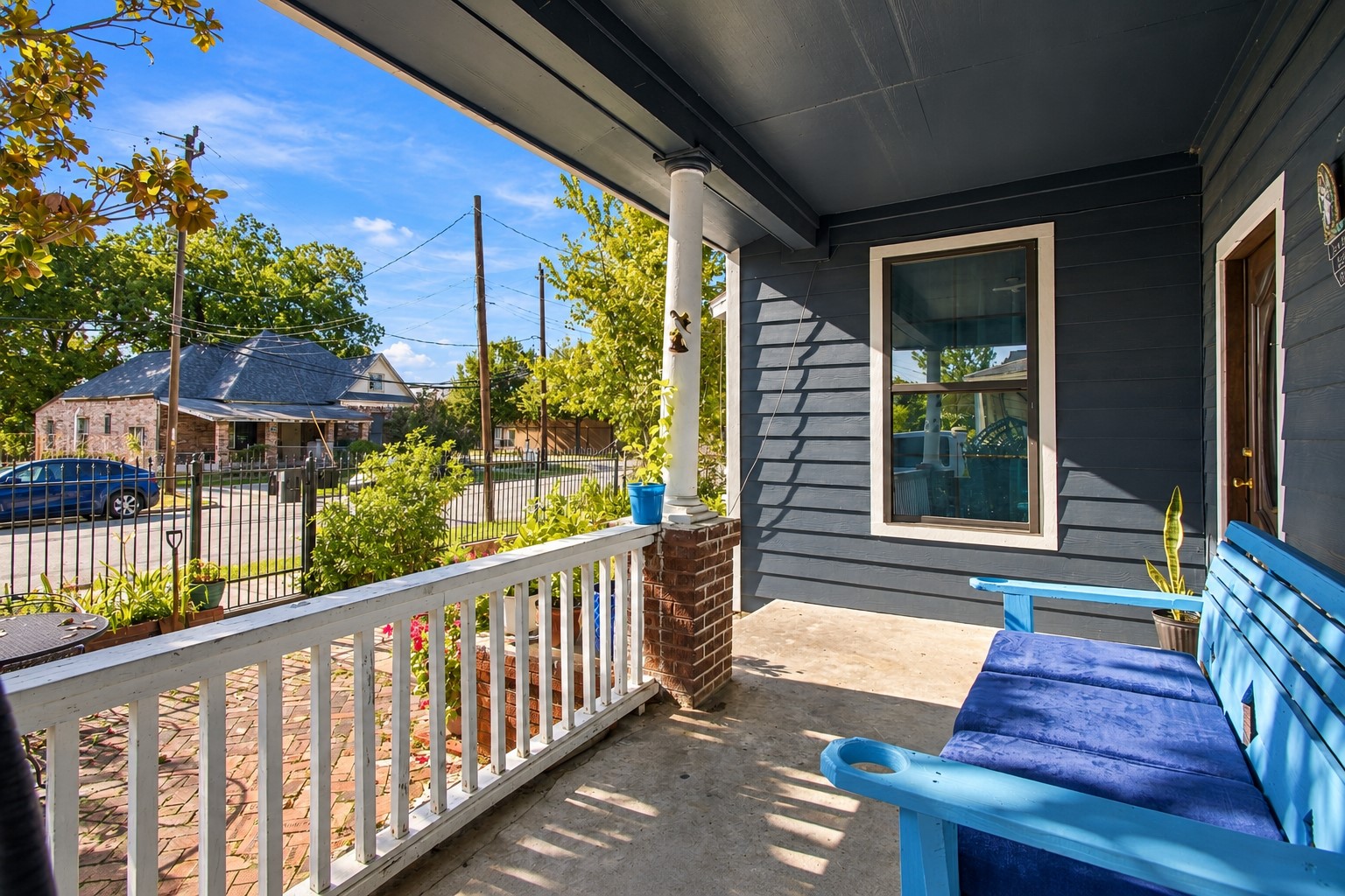 Listing photo 2
