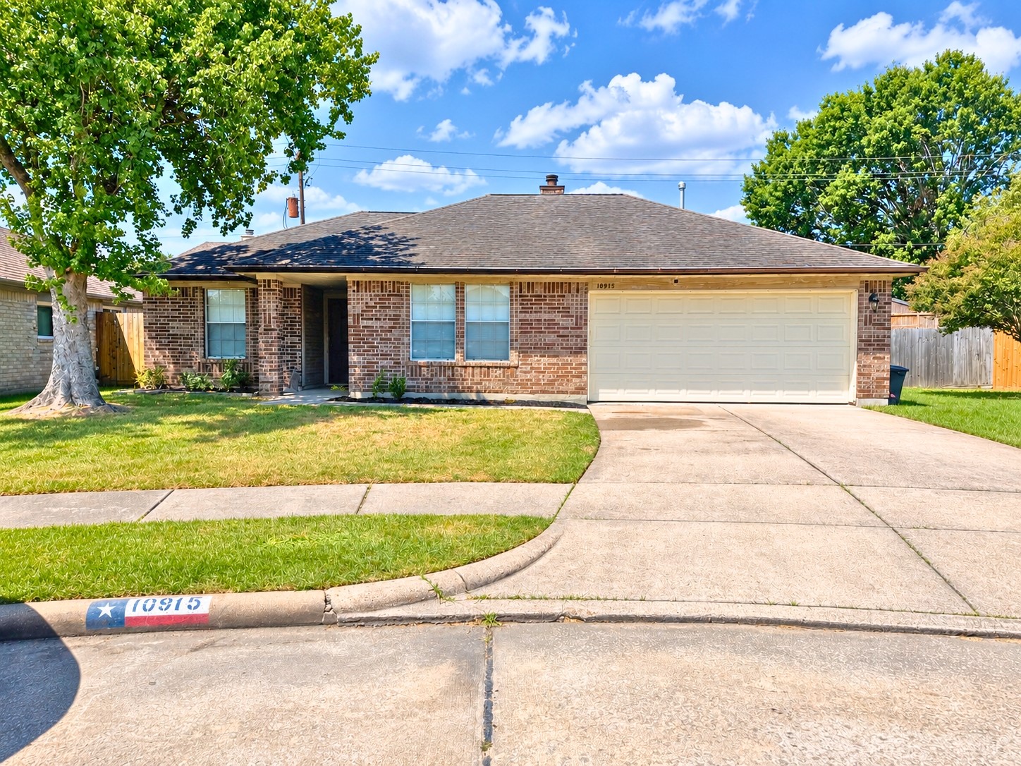 10915 Linwood Court