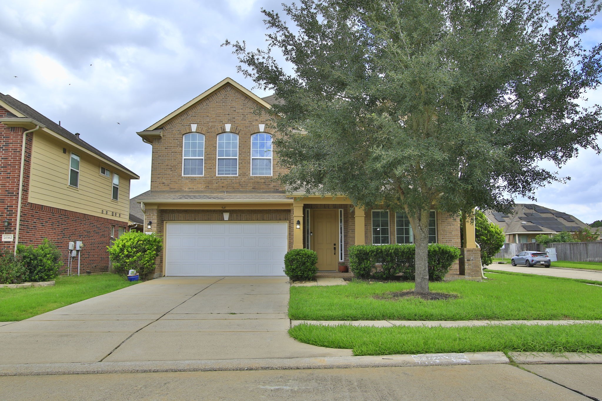 Listing photo 2
