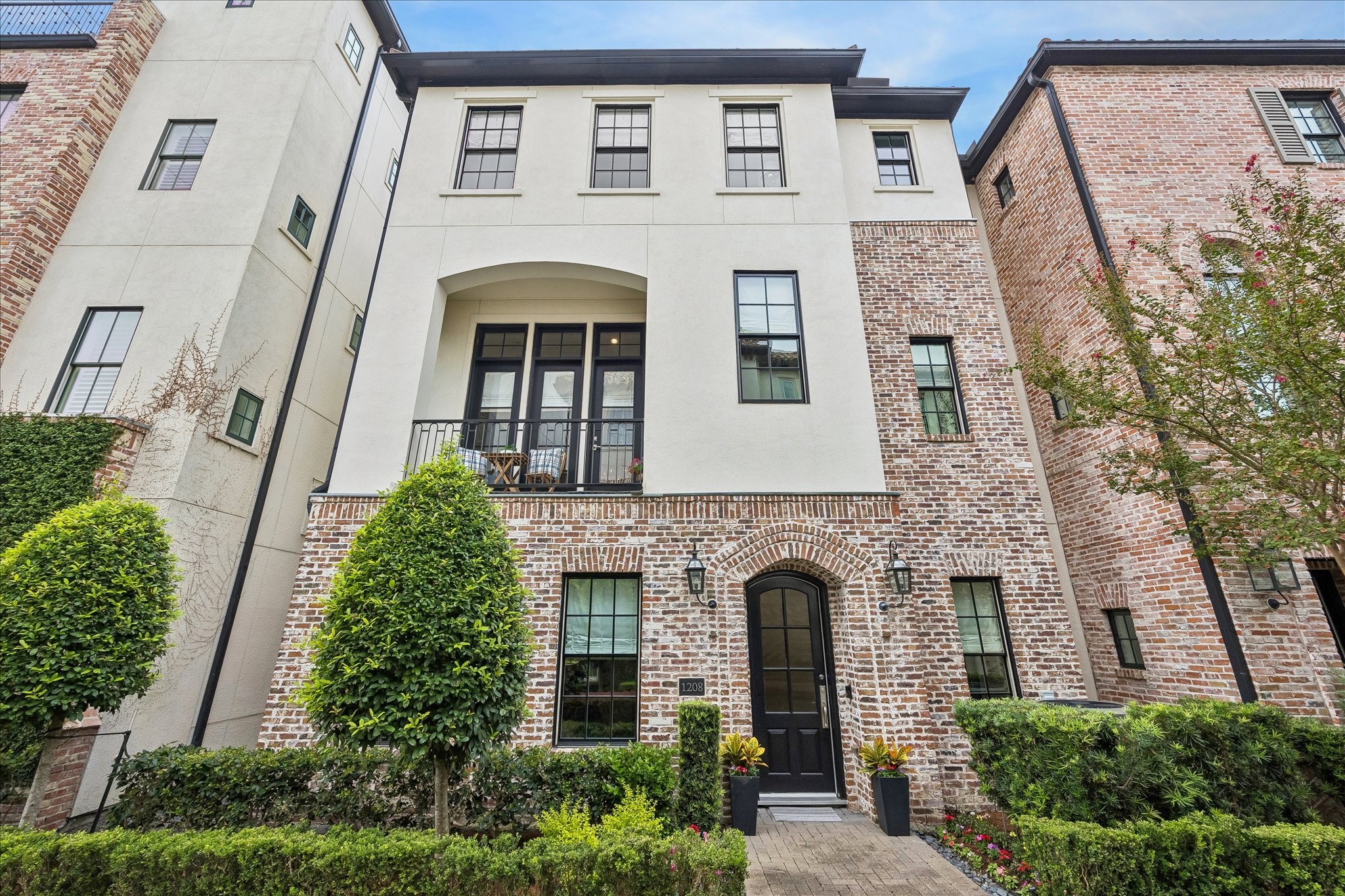 1208 Mosaico Lane