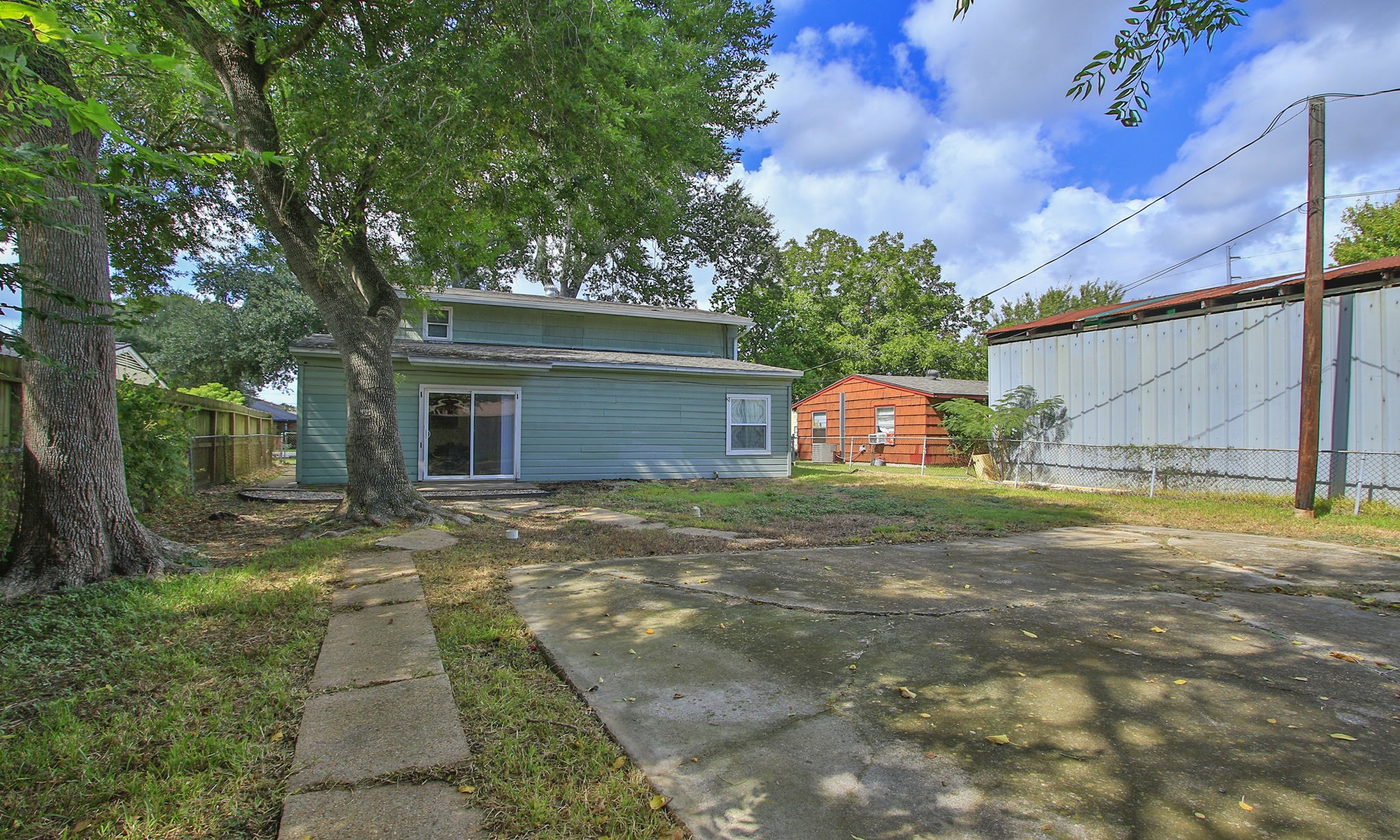 Listing photo 1