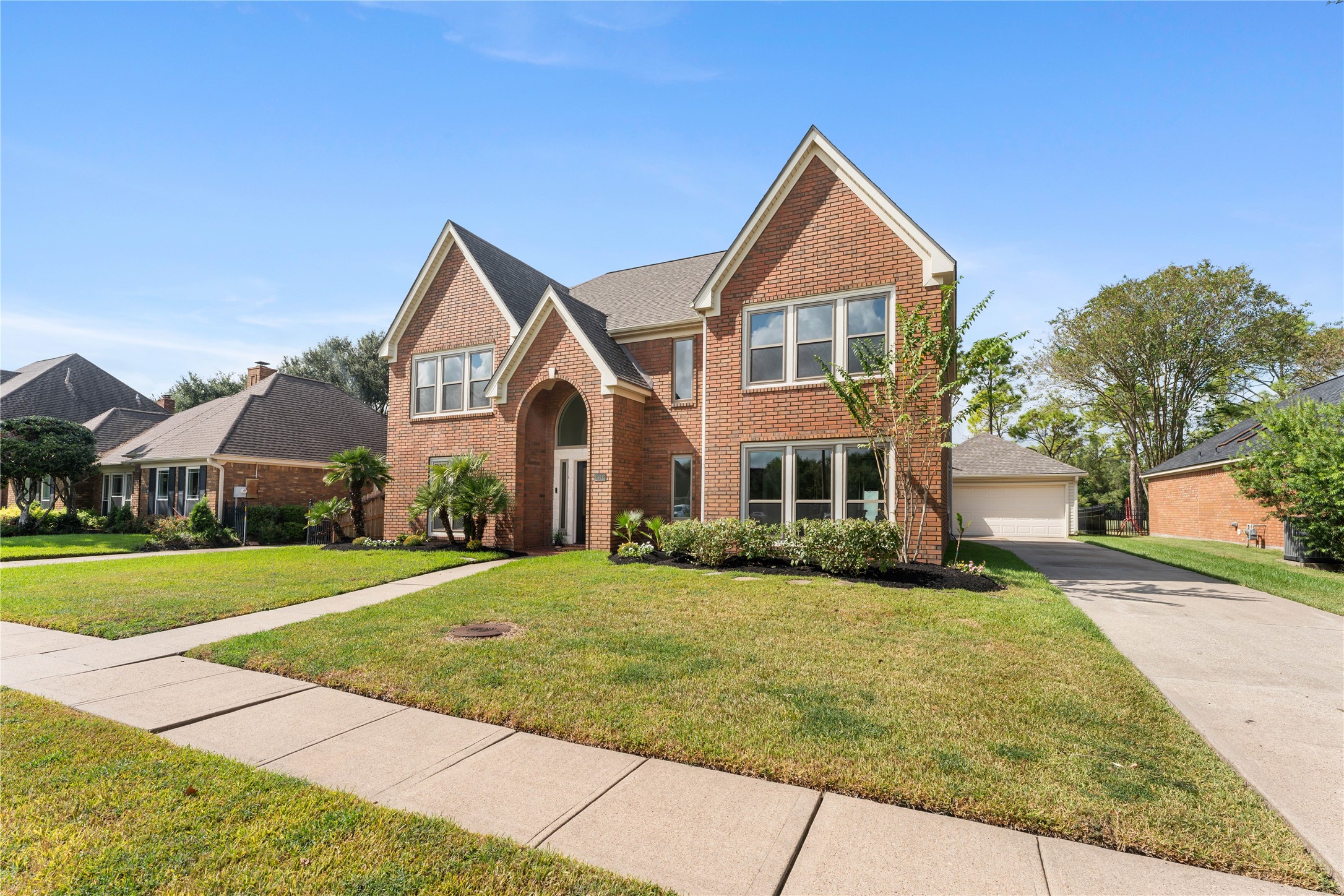 Listing photo 2