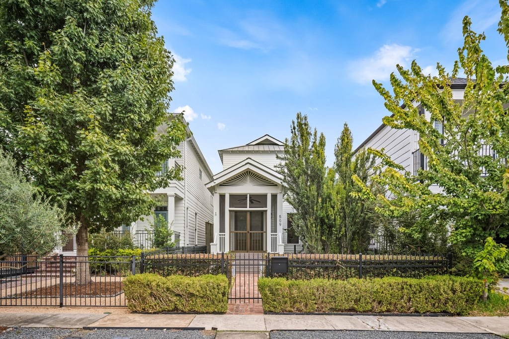 509 E 26th Street